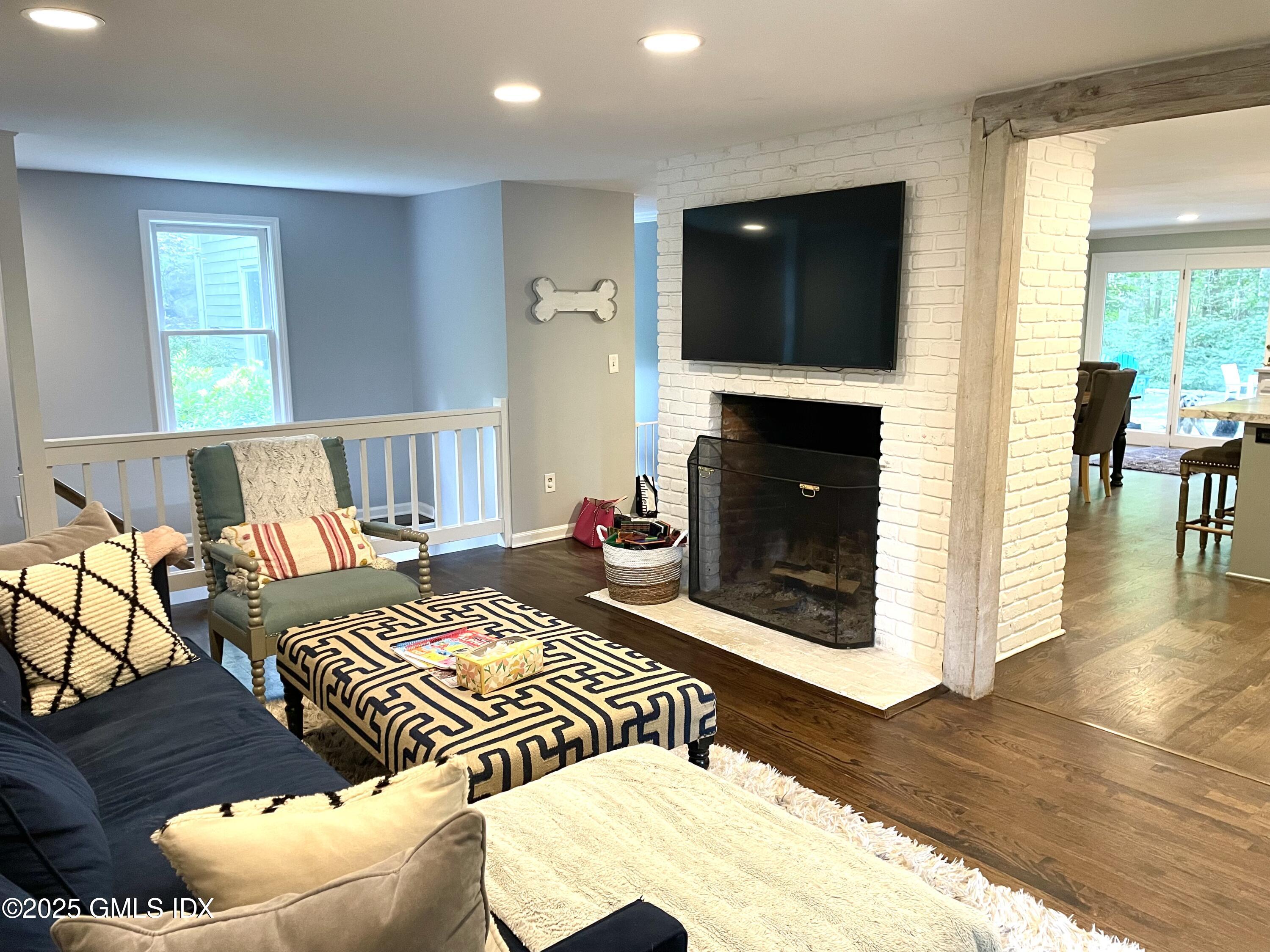 Stamford, Connecticut 06902, United States, 4 Bedrooms Bedrooms, ,4 BathroomsBathrooms,Residential,Active,197271