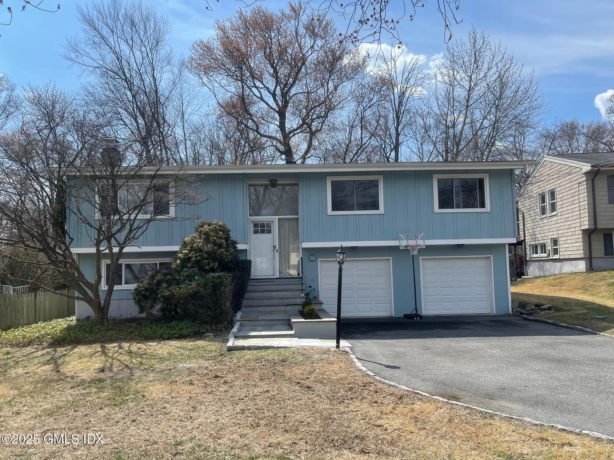 Rental Property at 10 Surrey Drive, Riverside, Connecticut - Bedrooms: 3 
Bathrooms: 3  - $7,200 MO.