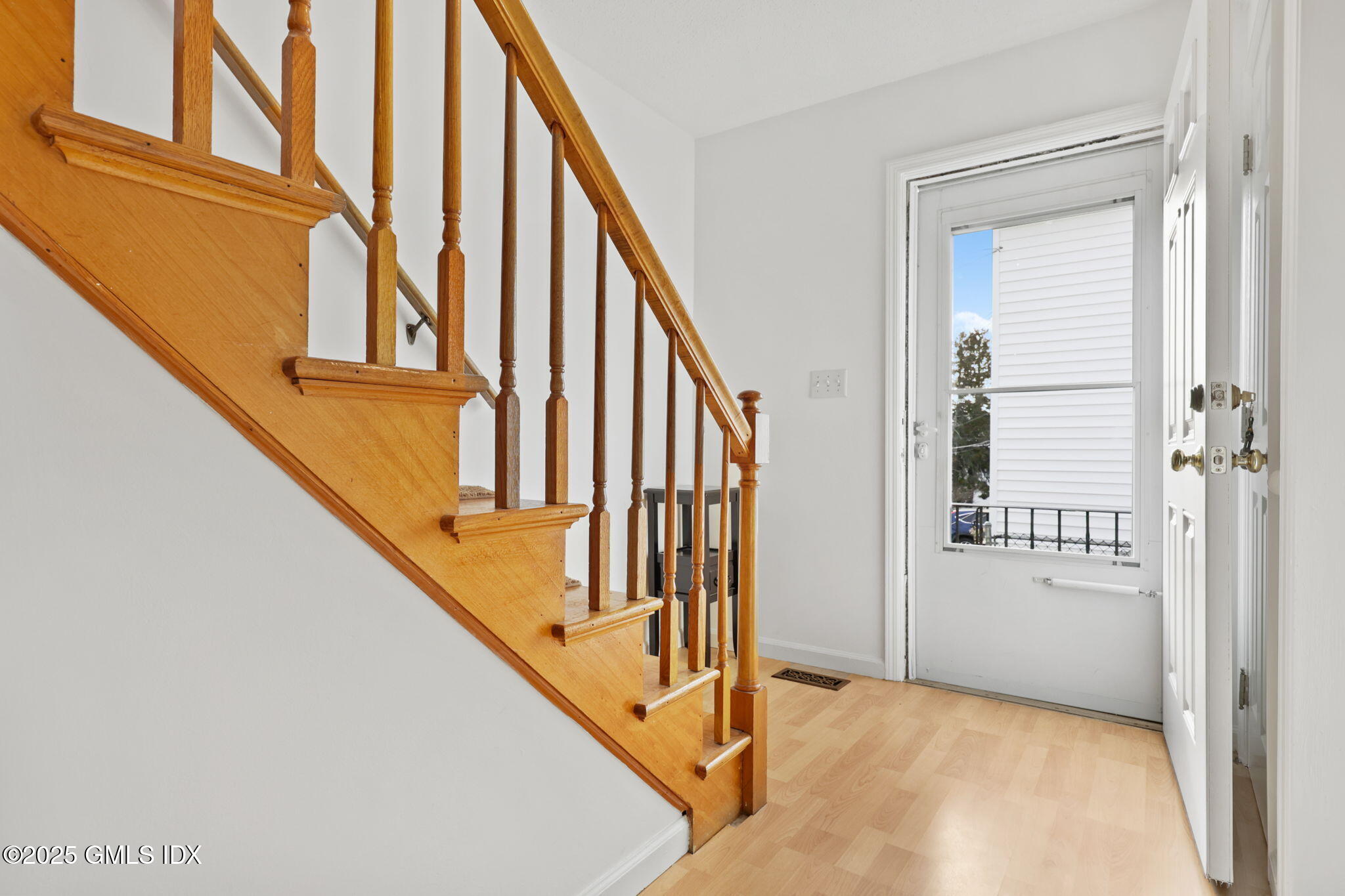 Greenwich, Connecticut 06830, United States, 2 Bedrooms Bedrooms, ,2 BathroomsBathrooms,Residential,Active,255252