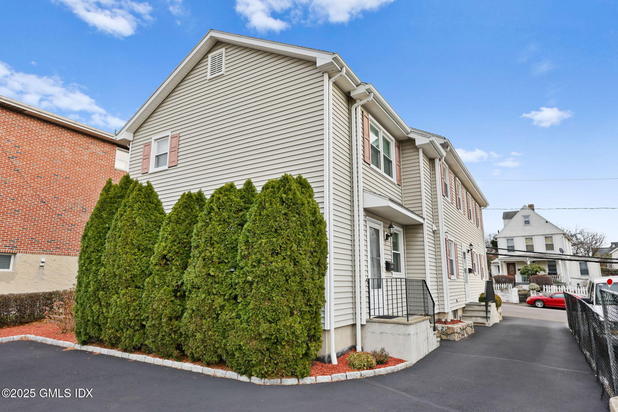 Greenwich, Connecticut 06830, United States, 2 Bedrooms Bedrooms, ,2 BathroomsBathrooms,Residential,Active,255252