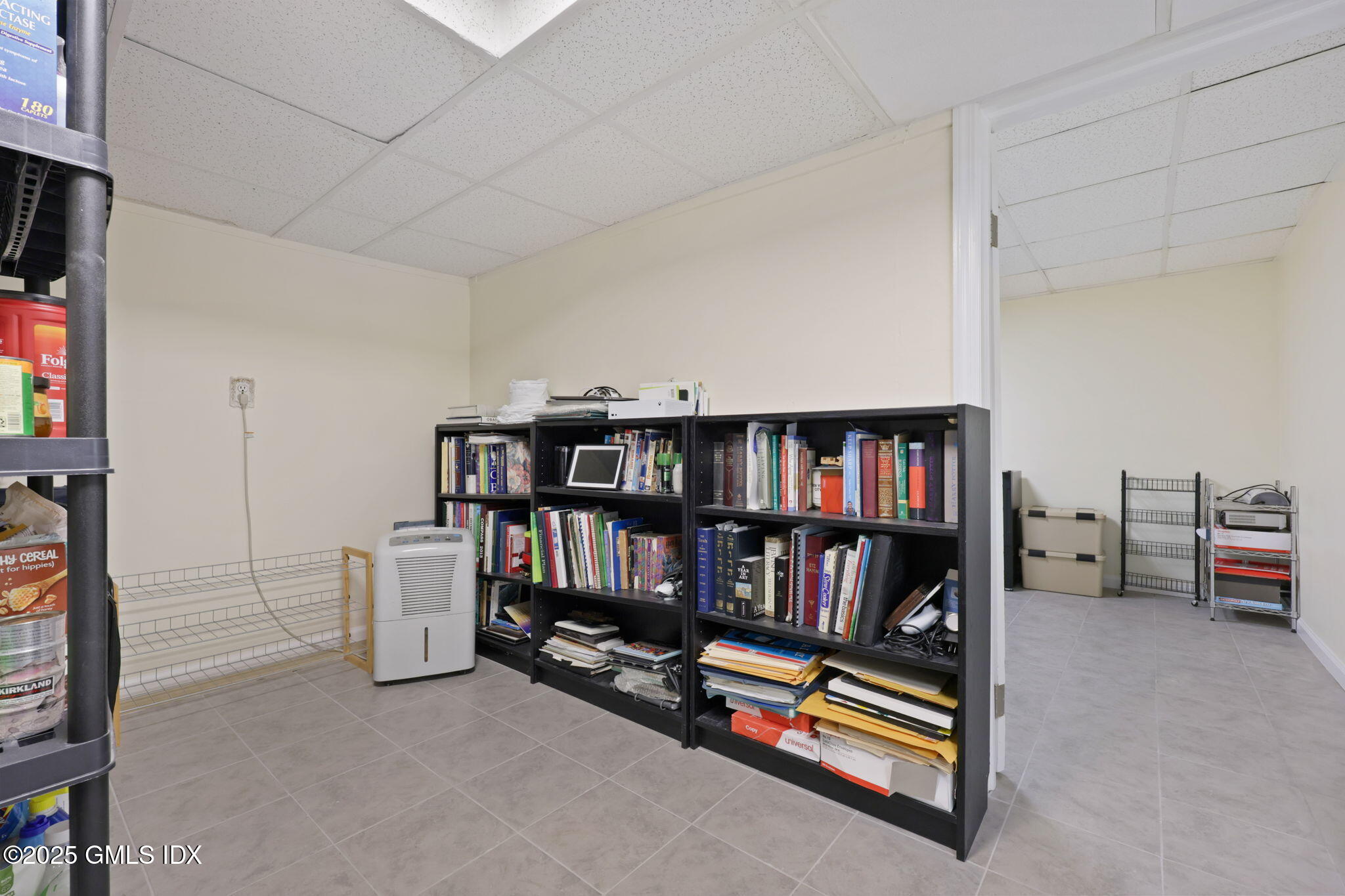 Greenwich, Connecticut 06830, United States, 2 Bedrooms Bedrooms, ,2 BathroomsBathrooms,Residential,Active,255252