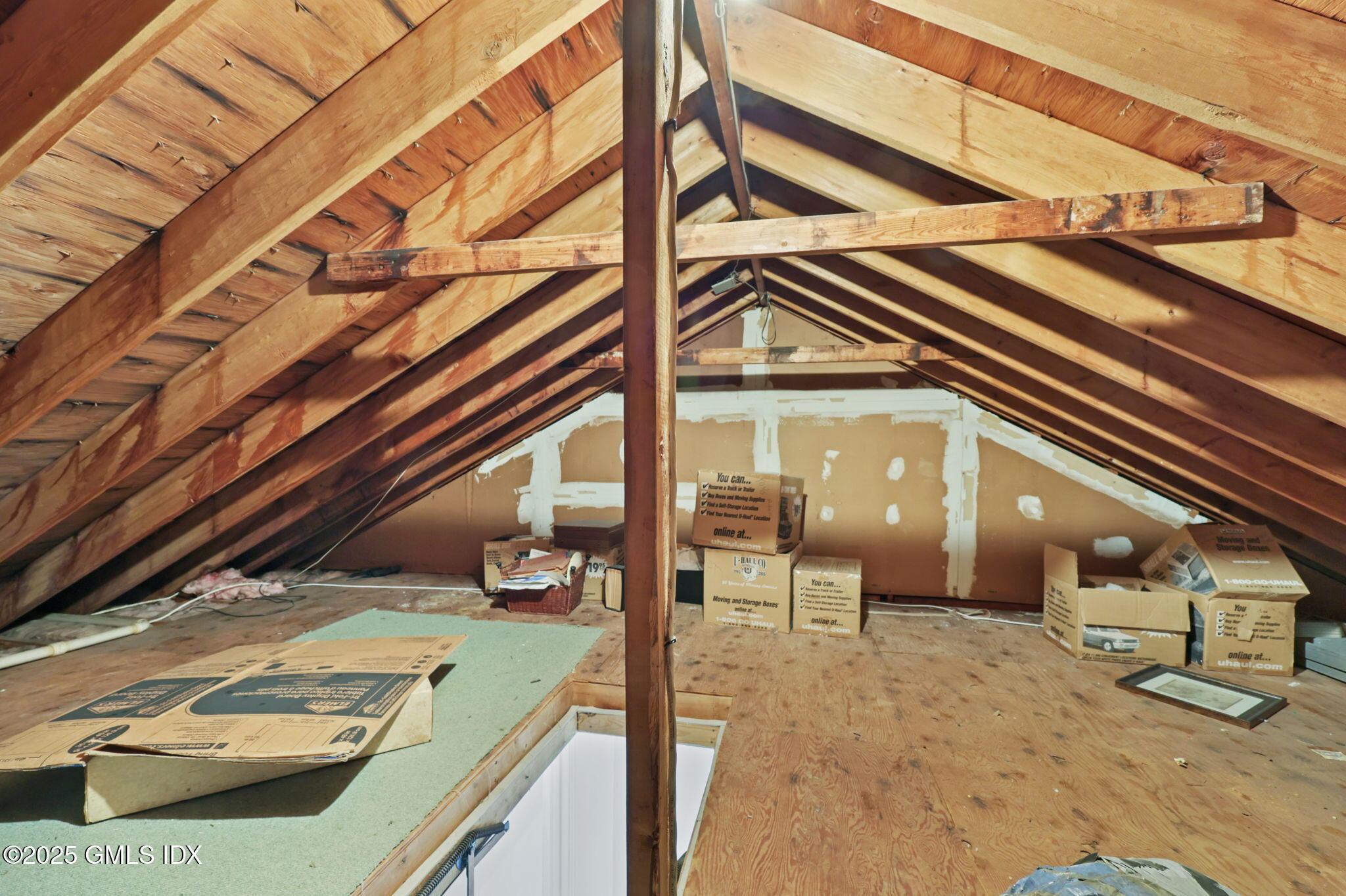 Greenwich, Connecticut 06830, United States, 2 Bedrooms Bedrooms, ,2 BathroomsBathrooms,Residential,Active,255252