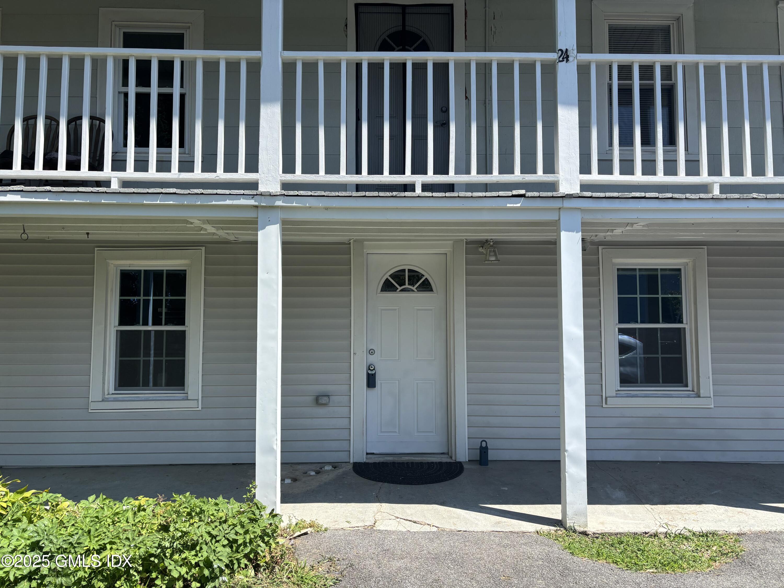 Greenwich, Connecticut 06831, United States, 2 Bedrooms Bedrooms, ,1 BathroomBathrooms,Residential,Active,186177