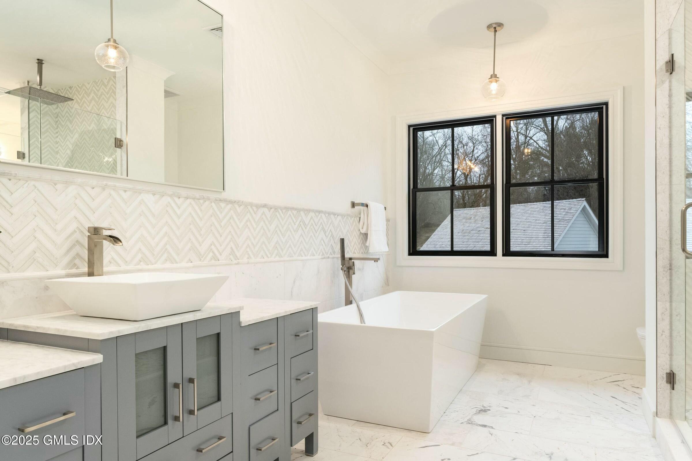 Greenwich, Connecticut 06831, United States, 8 Bedrooms Bedrooms, ,12 BathroomsBathrooms,Residential,Active,13098