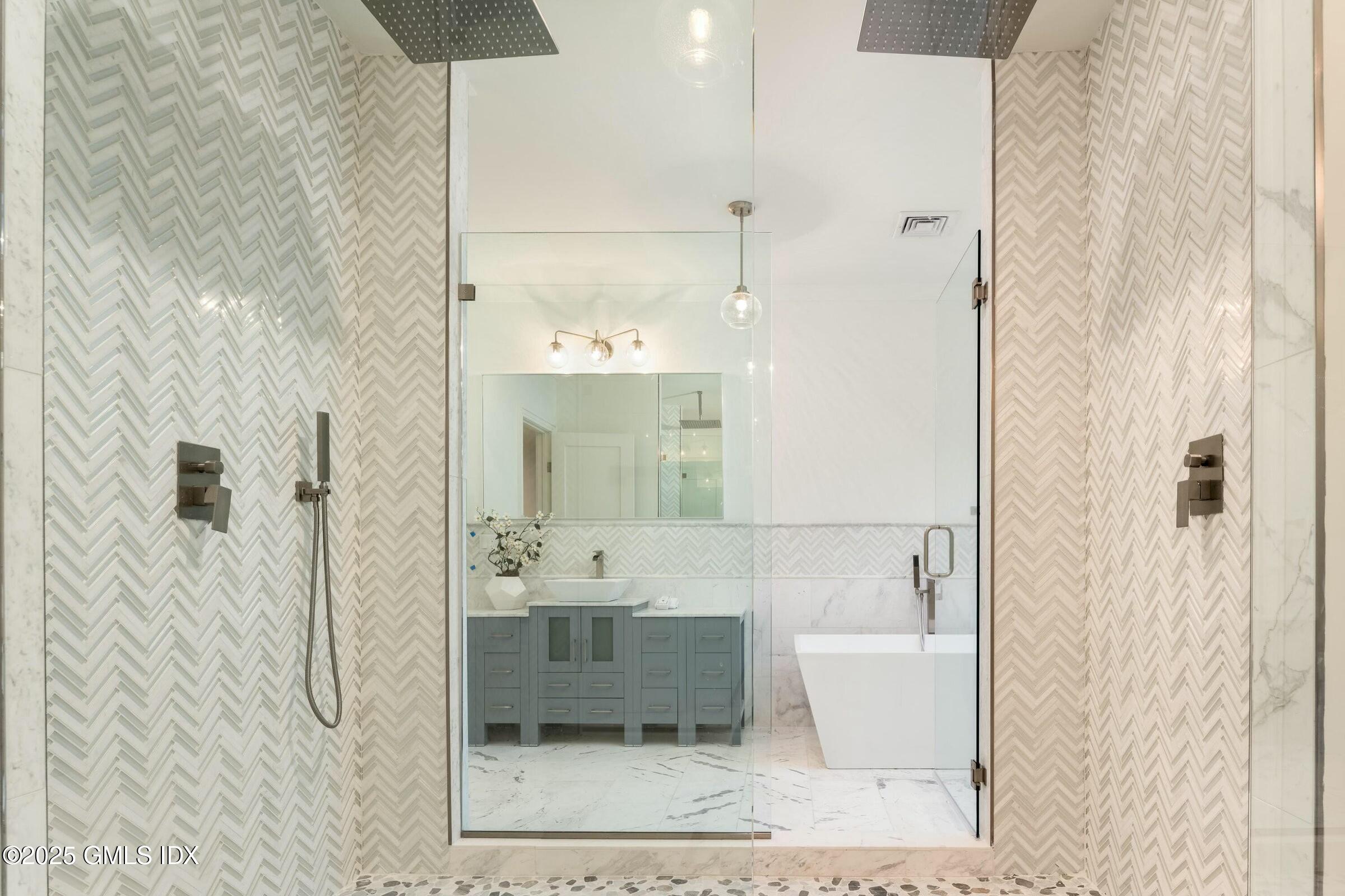 Greenwich, Connecticut 06831, United States, 8 Bedrooms Bedrooms, ,12 BathroomsBathrooms,Residential,Active,13098