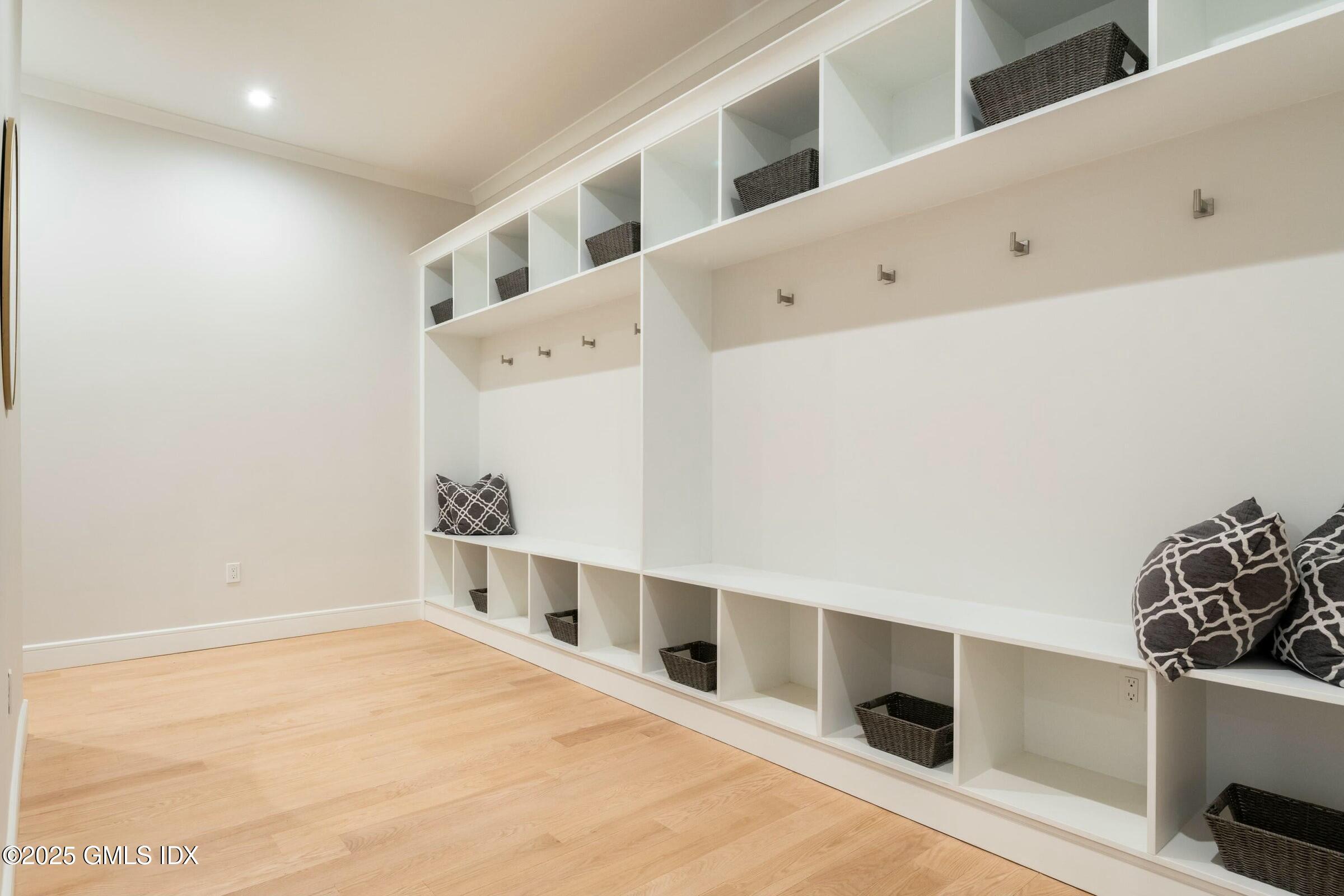 Greenwich, Connecticut 06831, United States, 8 Bedrooms Bedrooms, ,12 BathroomsBathrooms,Residential,Active,13098