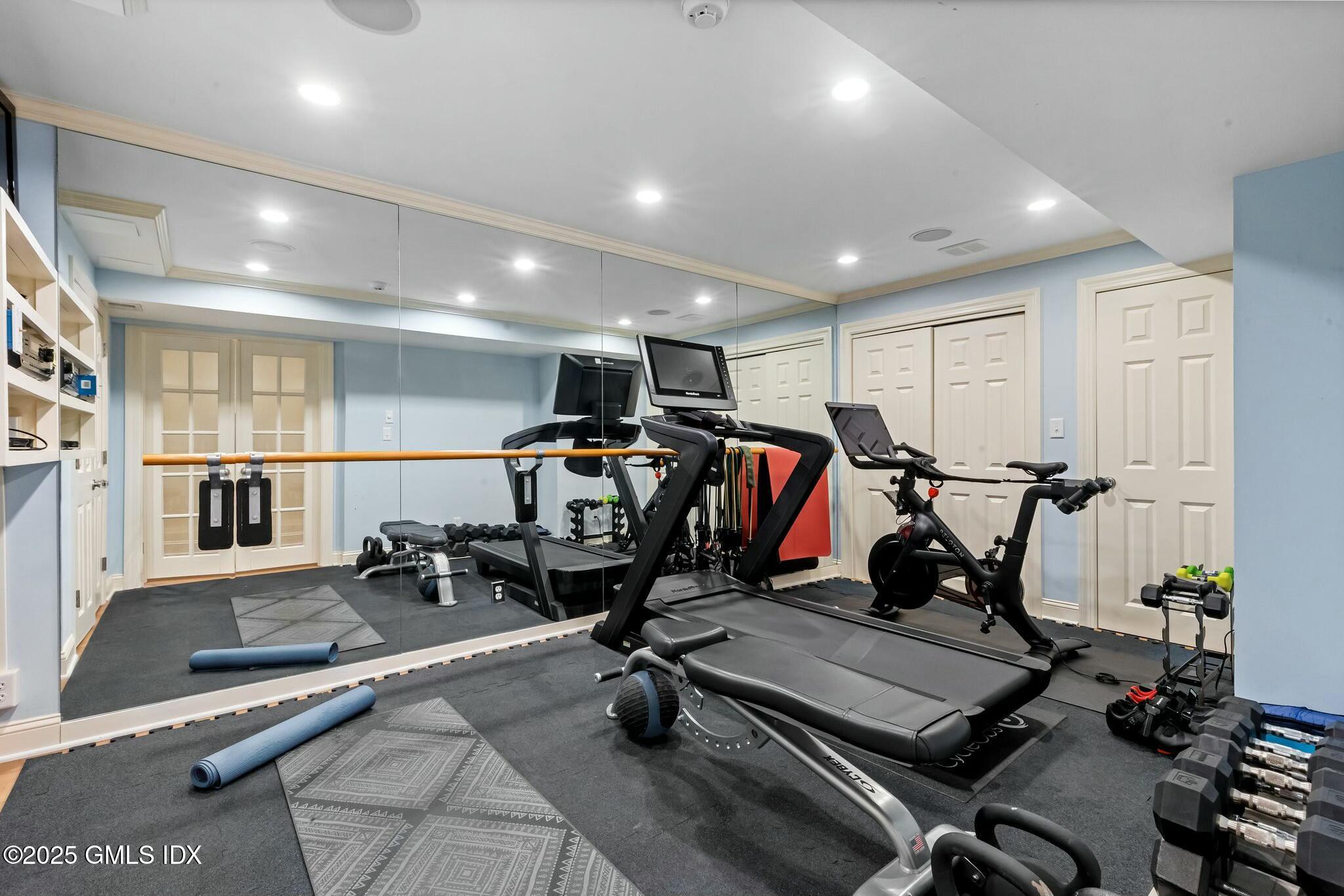 Old Greenwich, Connecticut 06870, United States, 7 Bedrooms Bedrooms, ,7 BathroomsBathrooms,Residential,Pending,109899