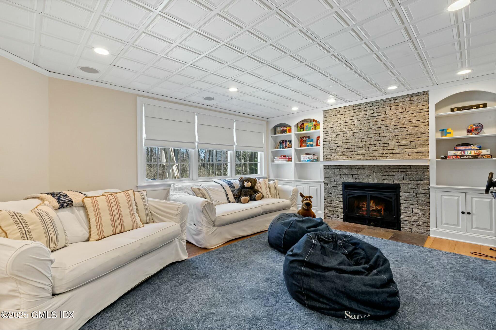 Old Greenwich, Connecticut 06870, United States, 7 Bedrooms Bedrooms, ,7 BathroomsBathrooms,Residential,Pending,109899