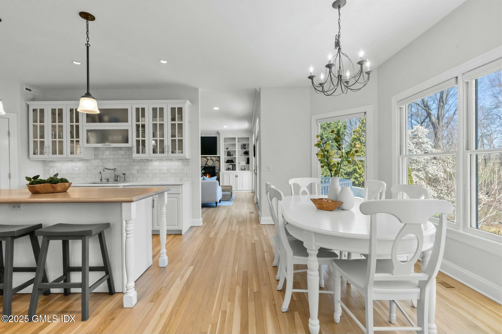 Old Greenwich, Connecticut 06870, United States, 7 Bedrooms Bedrooms, ,7 BathroomsBathrooms,Residential,Pending,109899