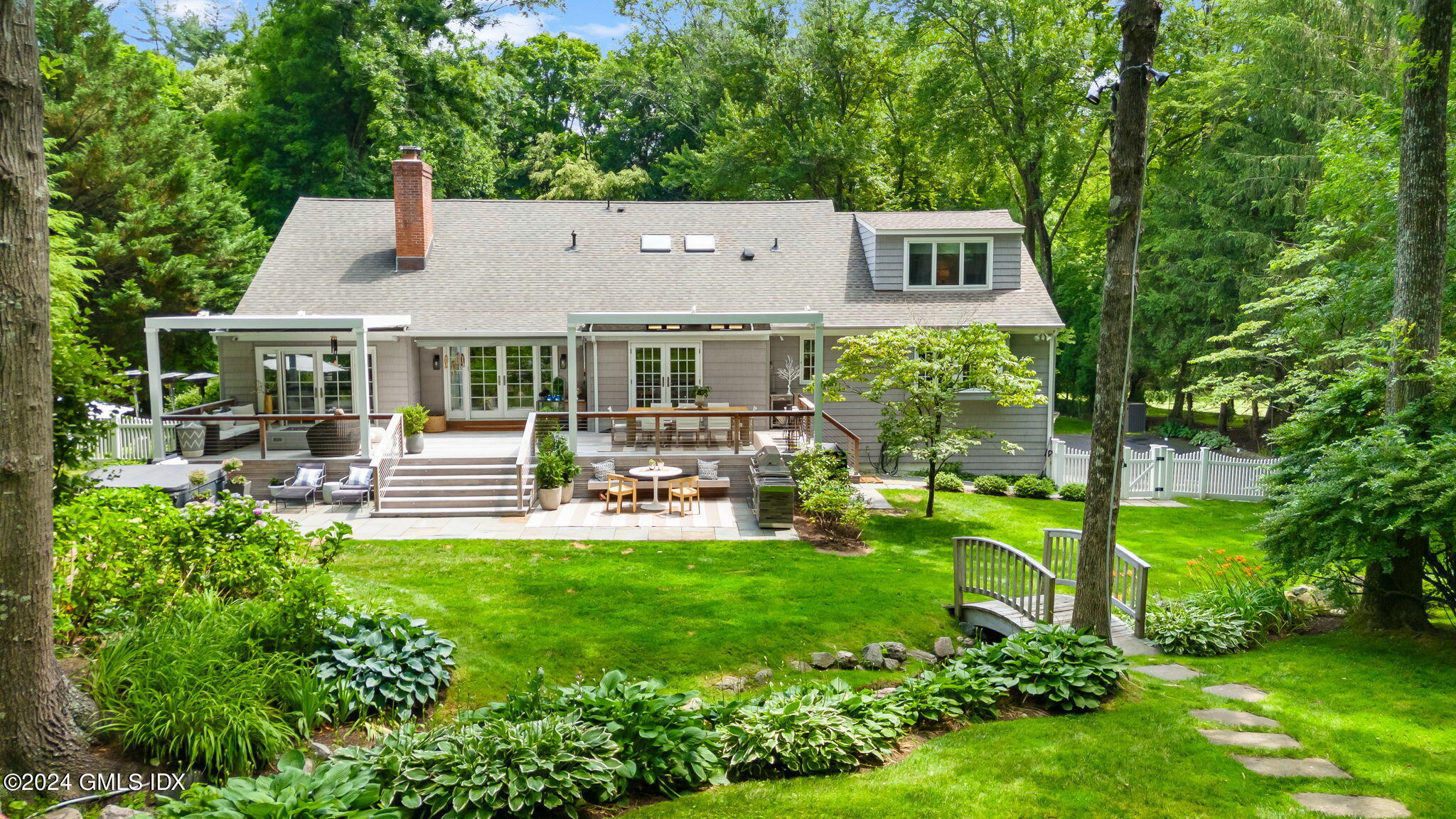 Property for Sale at 48 Glenville Road, Greenwich, Connecticut - Bedrooms: 5 
Bathrooms: 4  - $2,995,000