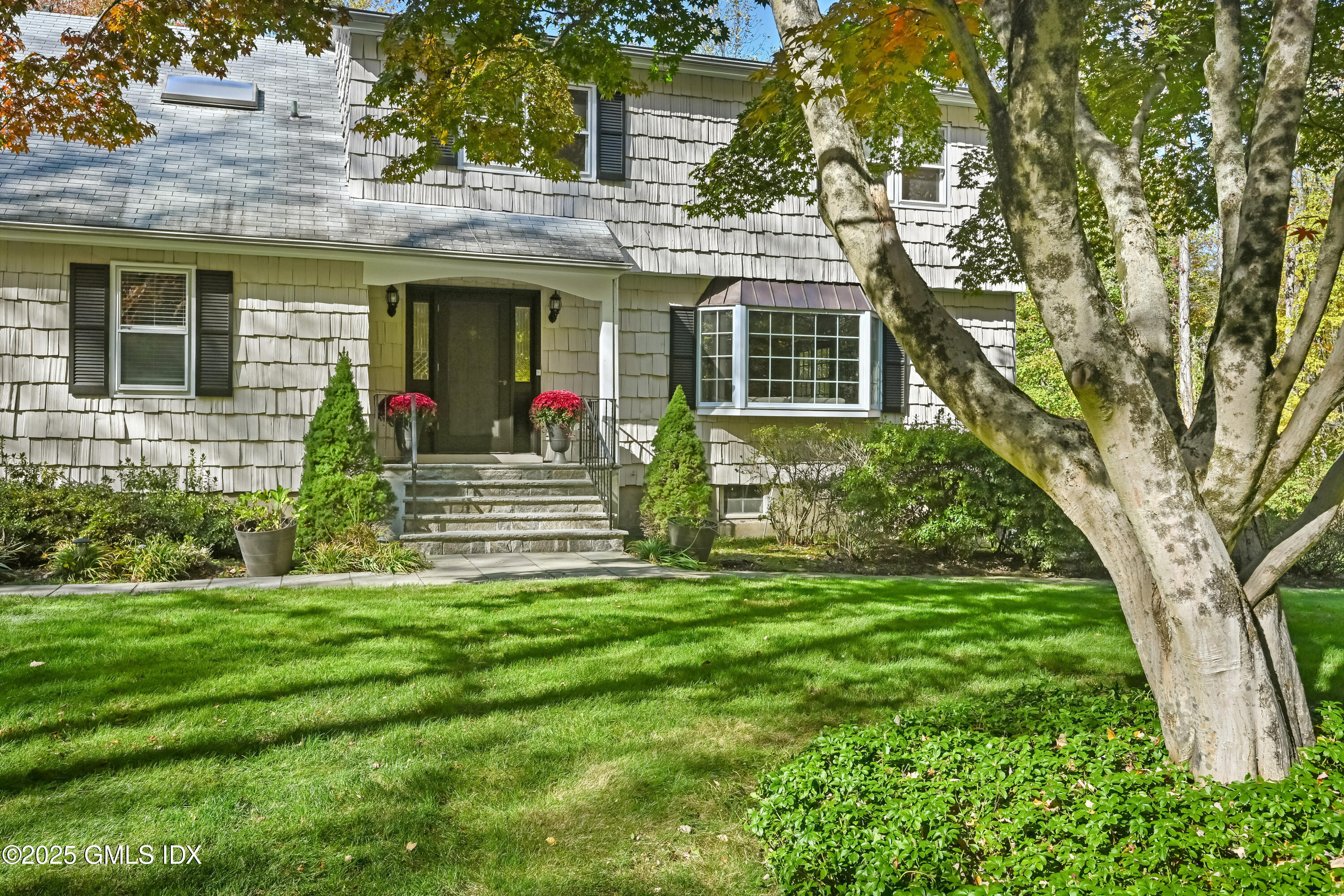 Greenwich, Connecticut 06831, United States, 4 Bedrooms Bedrooms, ,5 BathroomsBathrooms,Residential,Active,232764