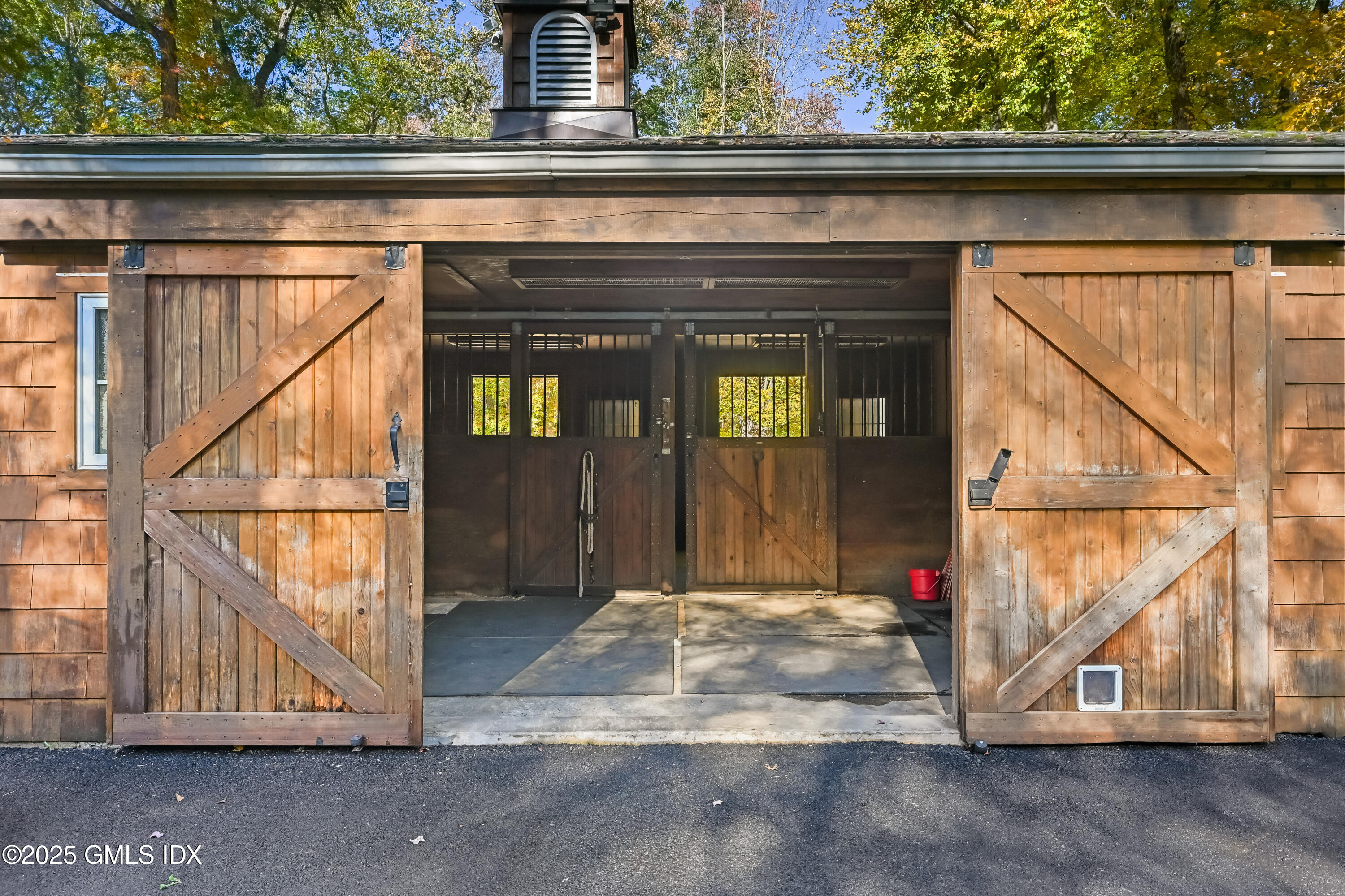 Greenwich, Connecticut 06831, United States, 4 Bedrooms Bedrooms, ,5 BathroomsBathrooms,Residential,Active,232764