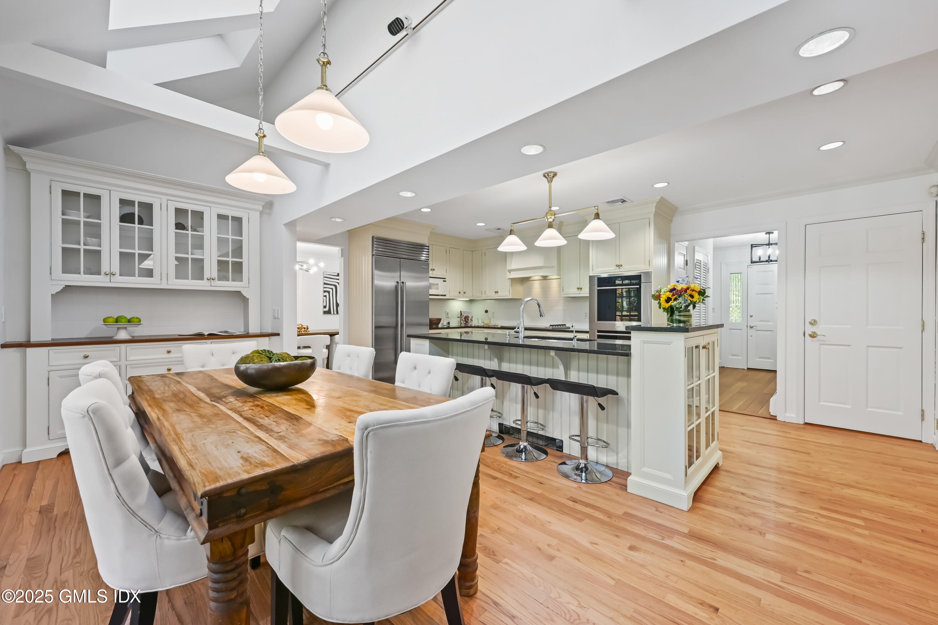 Greenwich, Connecticut 06831, United States, 4 Bedrooms Bedrooms, ,5 BathroomsBathrooms,Residential,Active,232764