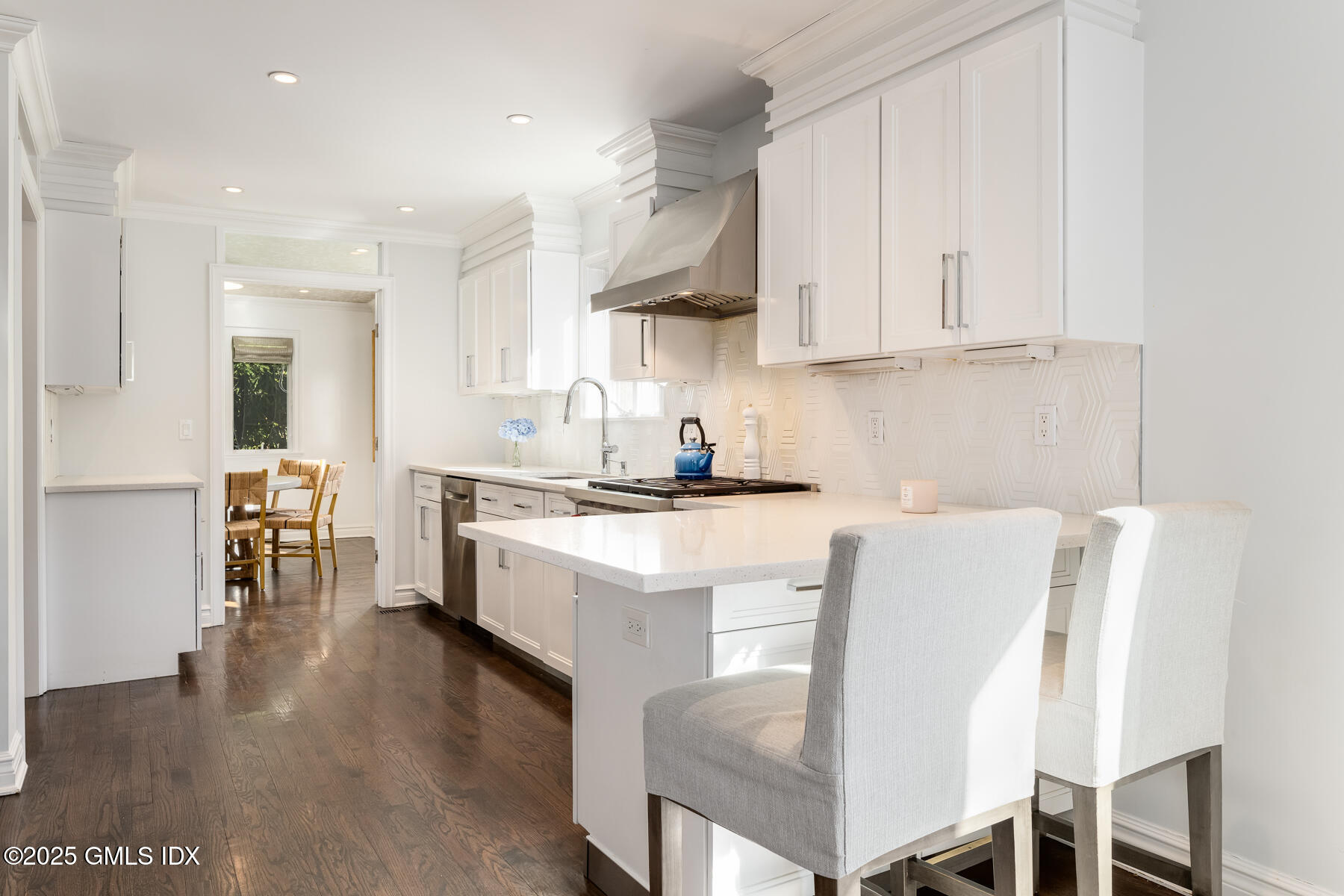 Riverside, Connecticut 06878, United States, 4 Bedrooms Bedrooms, ,5 BathroomsBathrooms,Residential,Active,9342