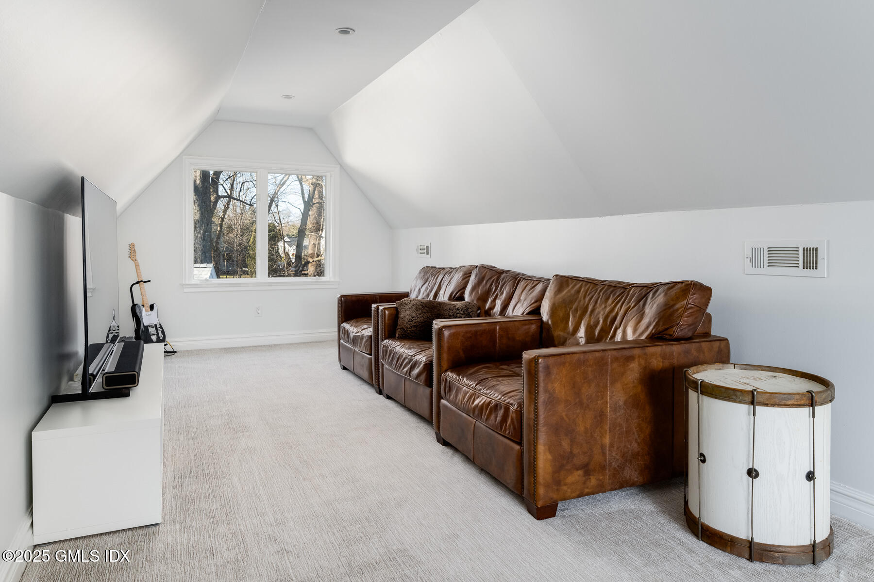 Riverside, Connecticut 06878, United States, 4 Bedrooms Bedrooms, ,5 BathroomsBathrooms,Residential,Active,9342