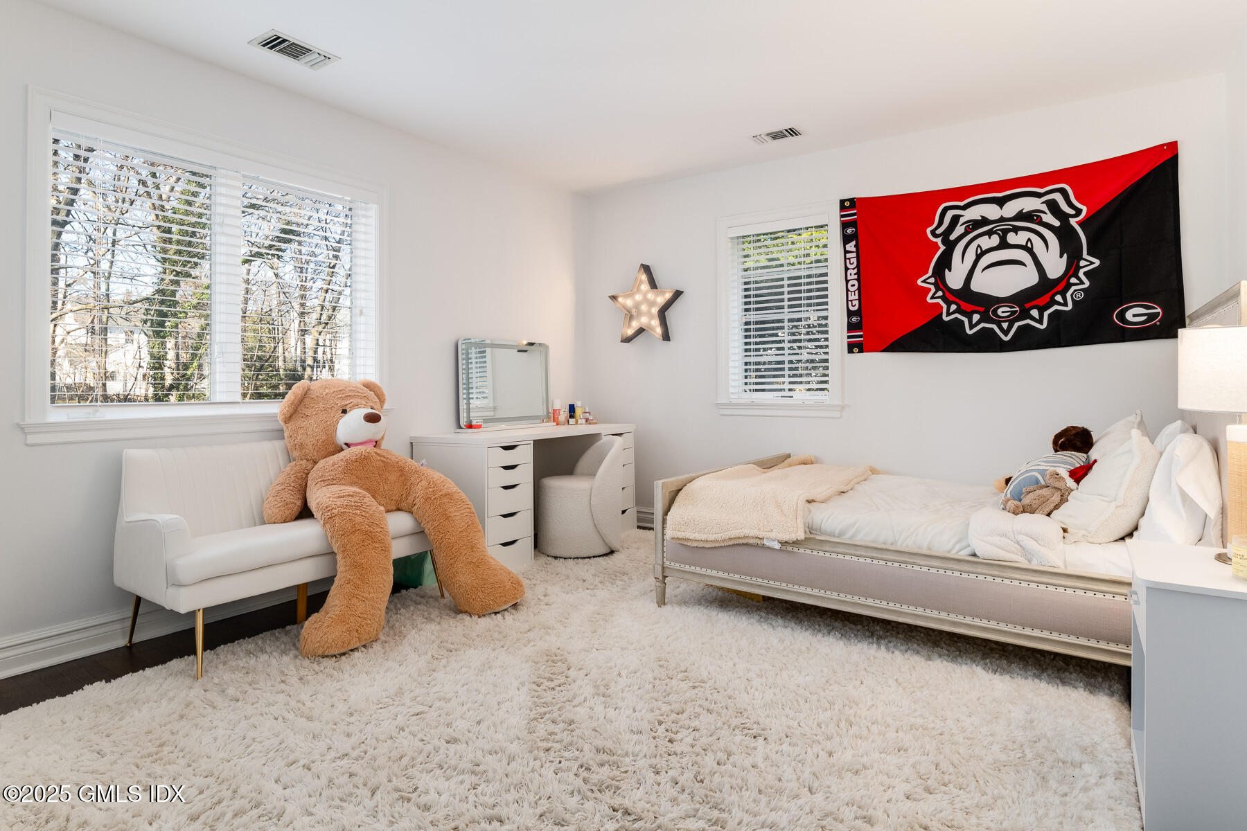 Riverside, Connecticut 06878, United States, 4 Bedrooms Bedrooms, ,5 BathroomsBathrooms,Residential,Active,9342