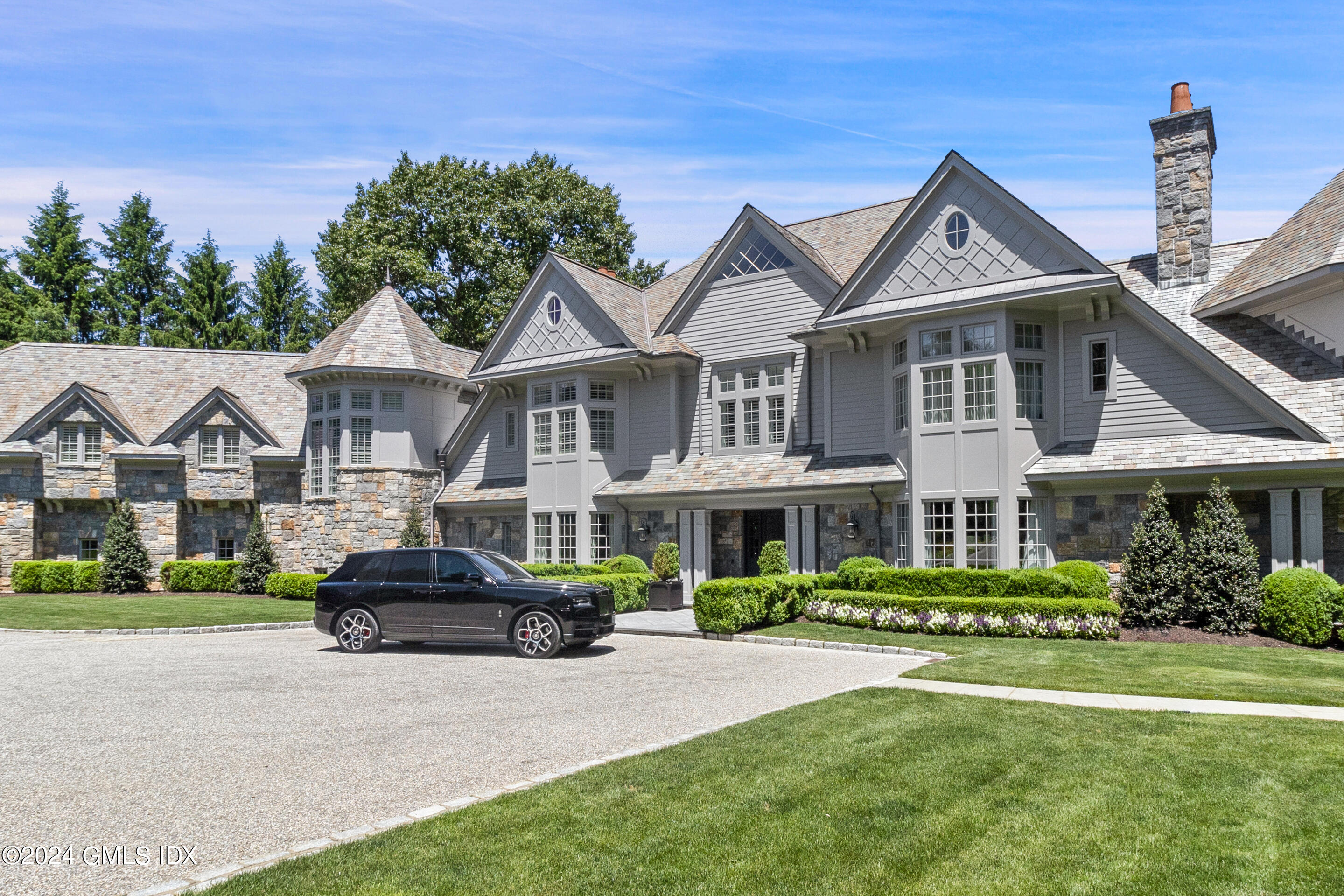 Photo 1 of 5 Old Round Hill Lane, Greenwich, Connecticut, $10,900,000, Web #: 119972