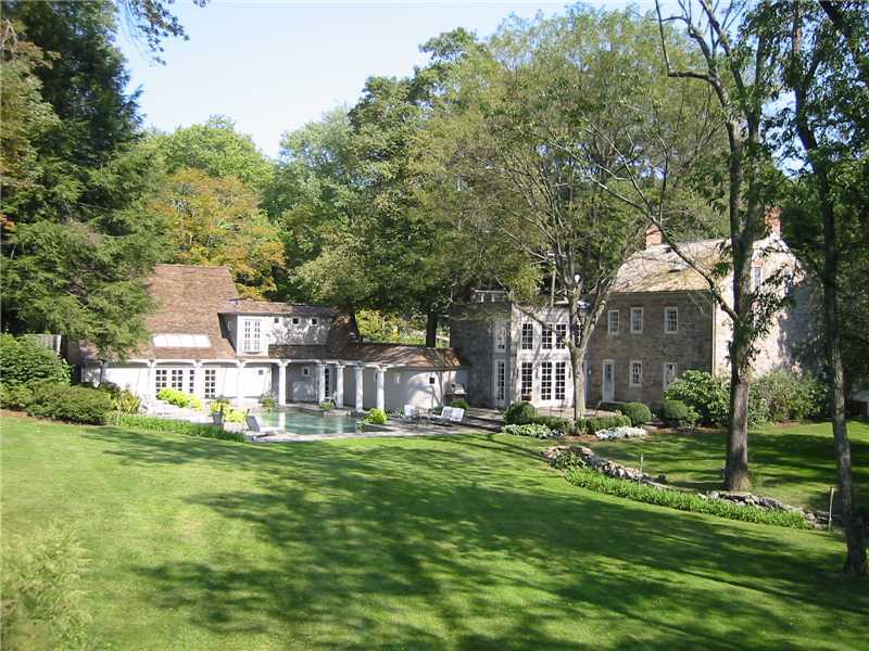 Photo 1 of 207 Farms Road, Stamford, Connecticut, $1,735,000, Web #: 86235