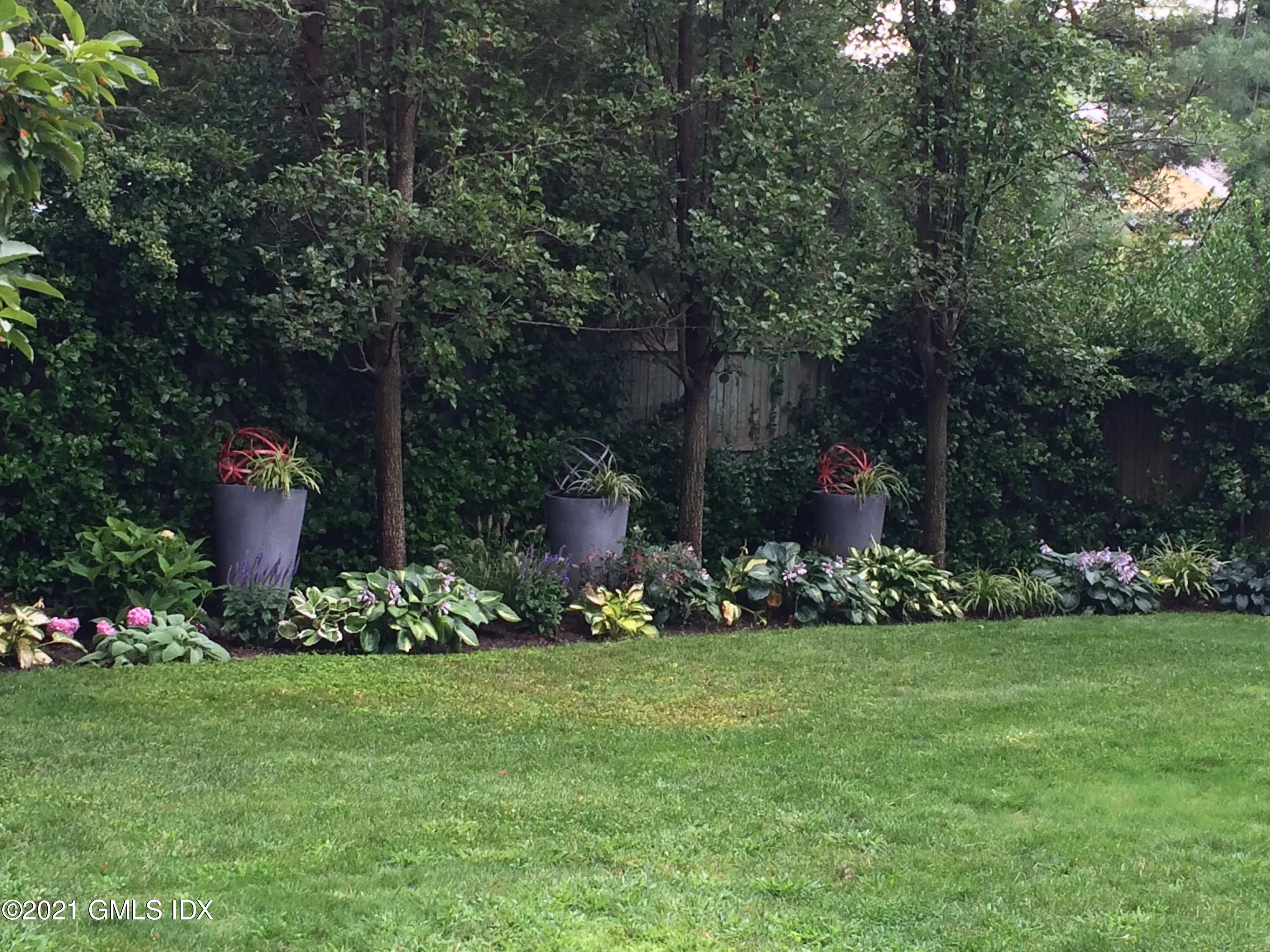 Old Greenwich, Connecticut 06870, United States, 5 Bedrooms Bedrooms, ,3 BathroomsBathrooms,Residential,Active,153815