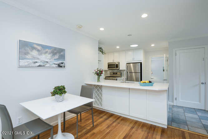 Old Greenwich, Connecticut 06870, United States, 5 Bedrooms Bedrooms, ,3 BathroomsBathrooms,Residential,Active,153815