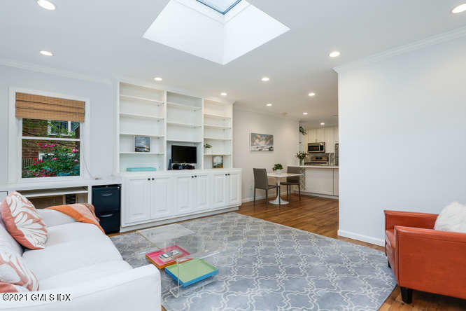 Old Greenwich, Connecticut 06870, United States, 5 Bedrooms Bedrooms, ,3 BathroomsBathrooms,Residential,Active,153815