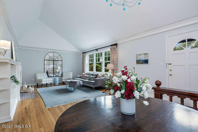 Old Greenwich, Connecticut 06870, United States, 5 Bedrooms Bedrooms, ,3 BathroomsBathrooms,Residential,Active,153815