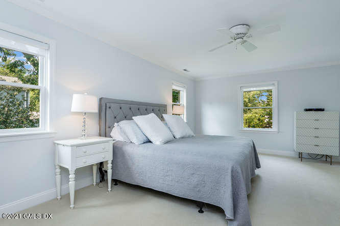 Old Greenwich, Connecticut 06870, United States, 5 Bedrooms Bedrooms, ,3 BathroomsBathrooms,Residential,Active,153815