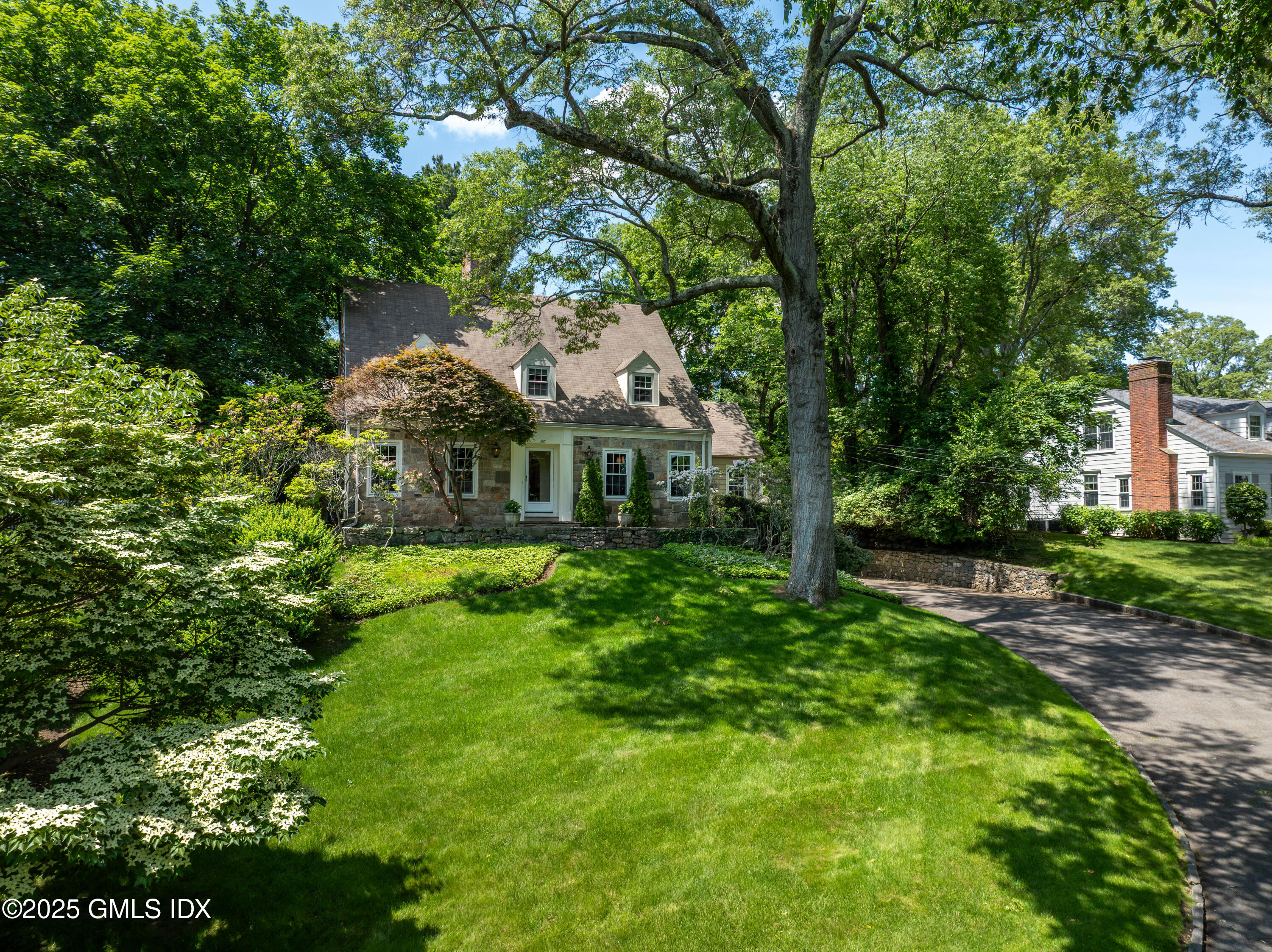 Property for Sale at 330 Emery Drive East, Stamford, Connecticut - Bedrooms: 4 
Bathrooms: 4  - $1,225,000