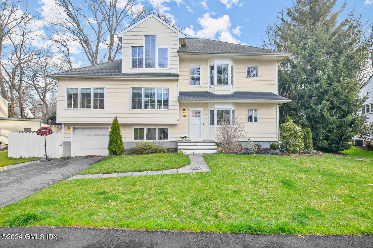 Photo 1 of 38 Amherst Road, Riverside, Connecticut, $1,680,000, Web #: 120361