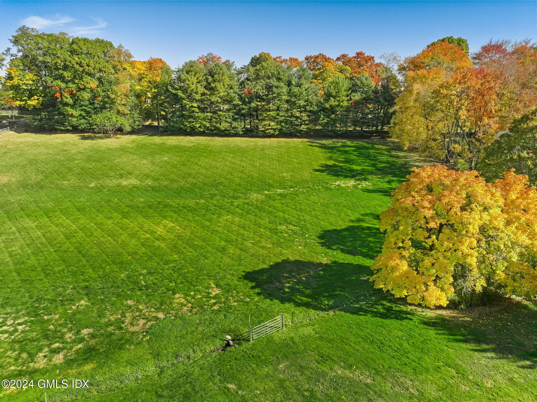 528 Round Hill Road, Greenwich, Connecticut -  - 