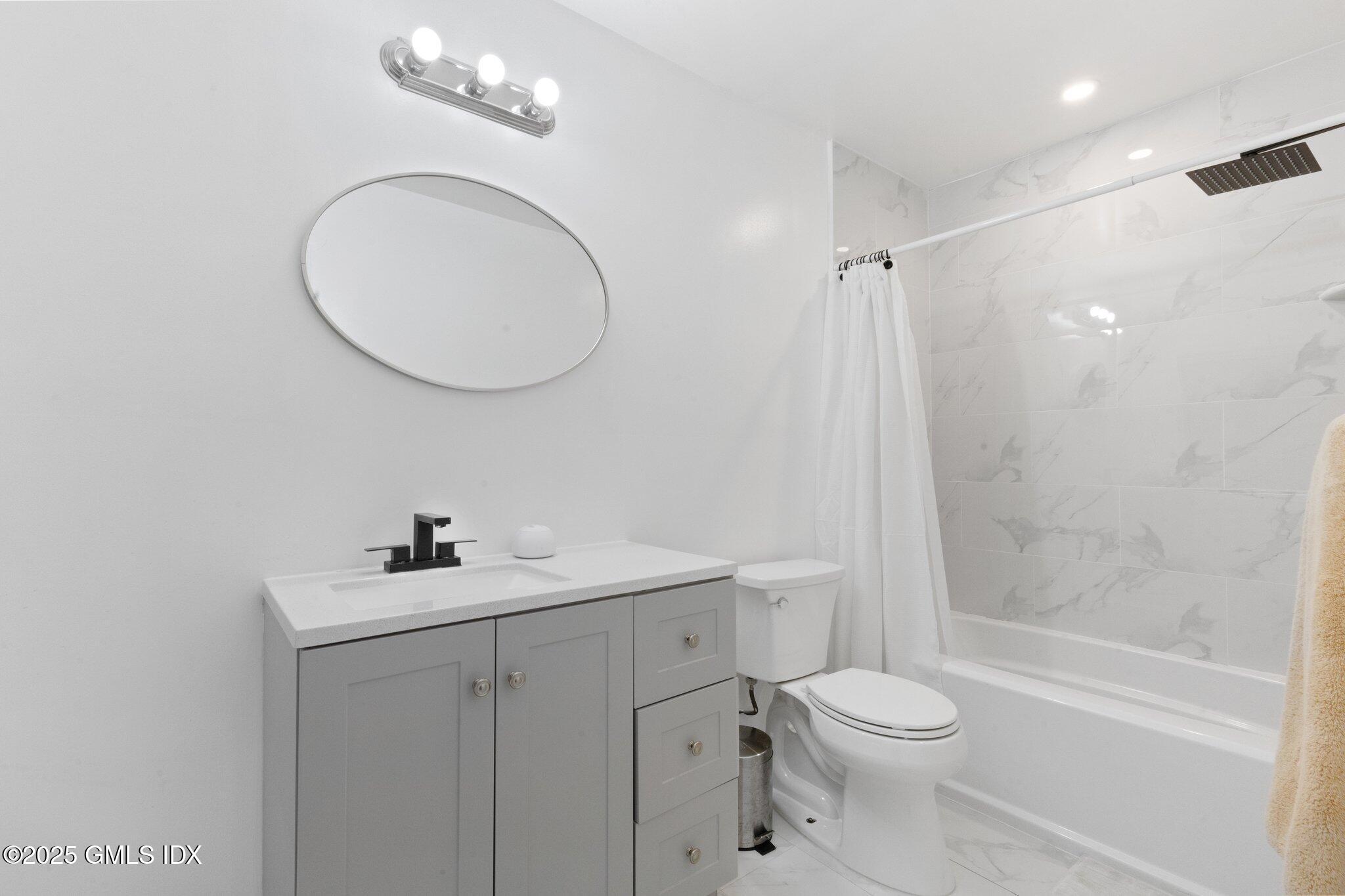 Stamford, Connecticut 06906, United States, 4 Bedrooms Bedrooms, ,4 BathroomsBathrooms,Residential,Active,164566