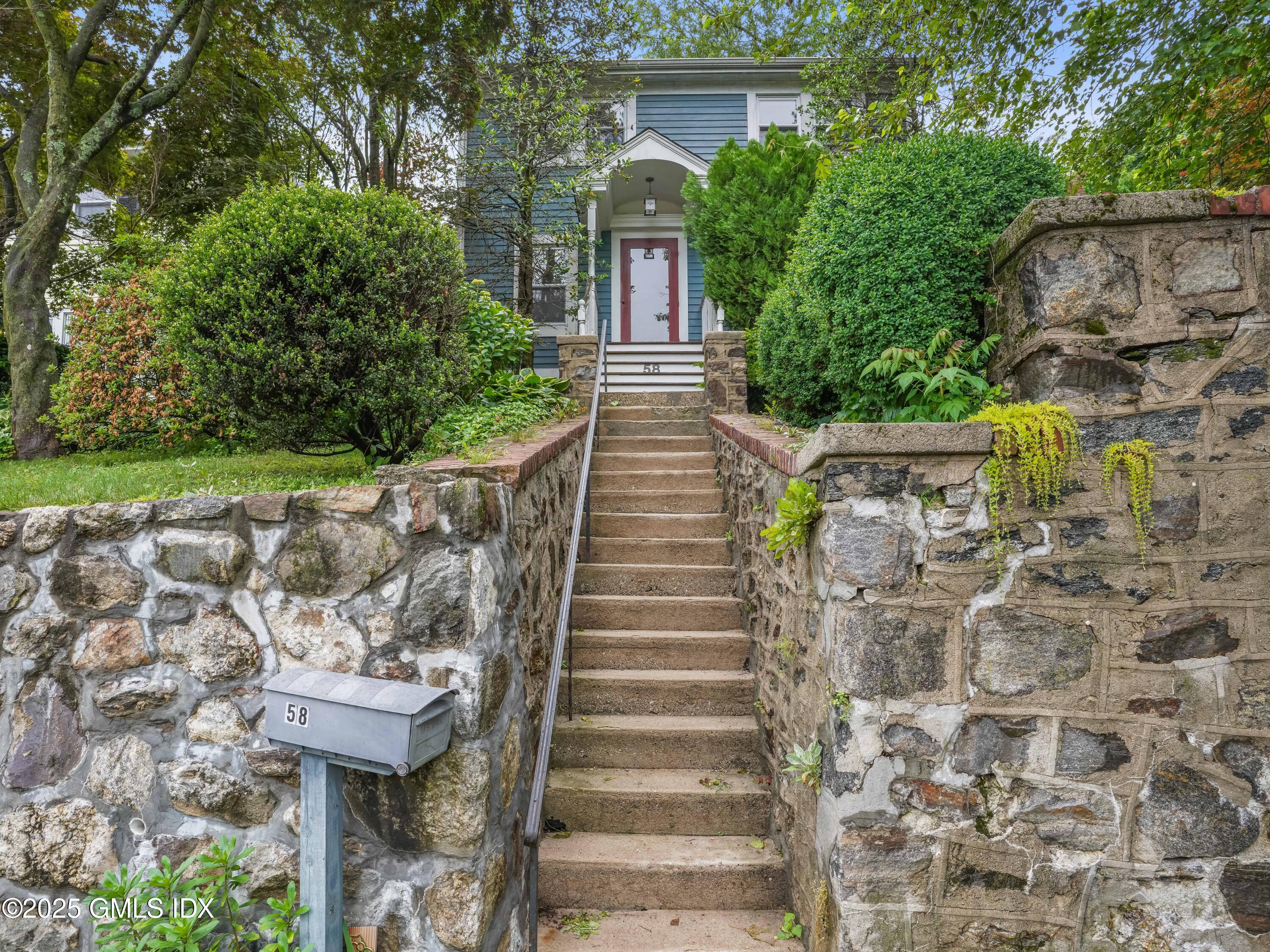 Greenwich, Connecticut 06831, United States, 2 Bedrooms Bedrooms, ,1 BathroomBathrooms,Residential,Active,150817