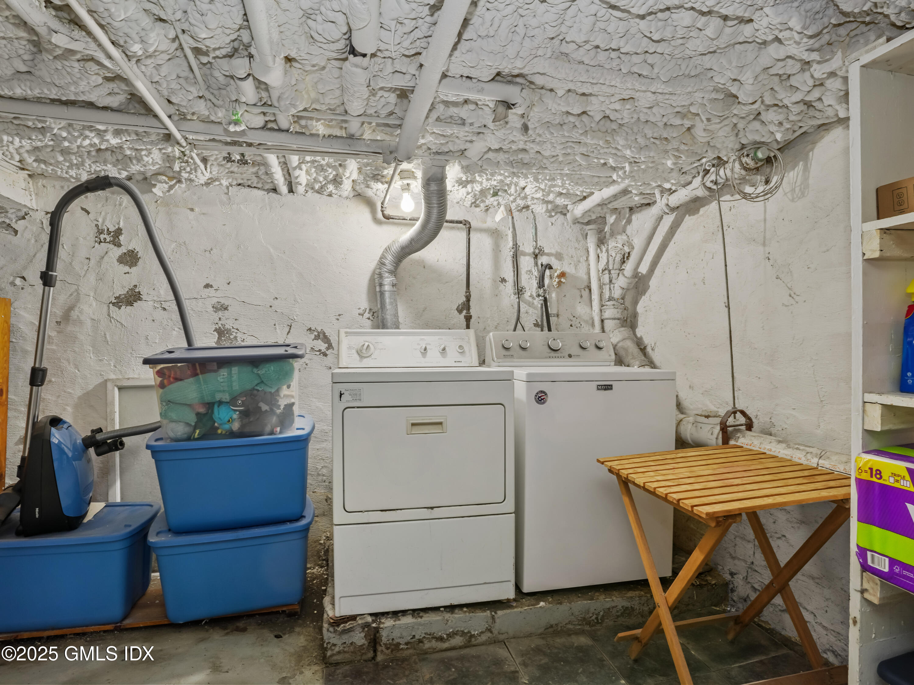 Greenwich, Connecticut 06831, United States, 2 Bedrooms Bedrooms, ,1 BathroomBathrooms,Residential,Active,150817