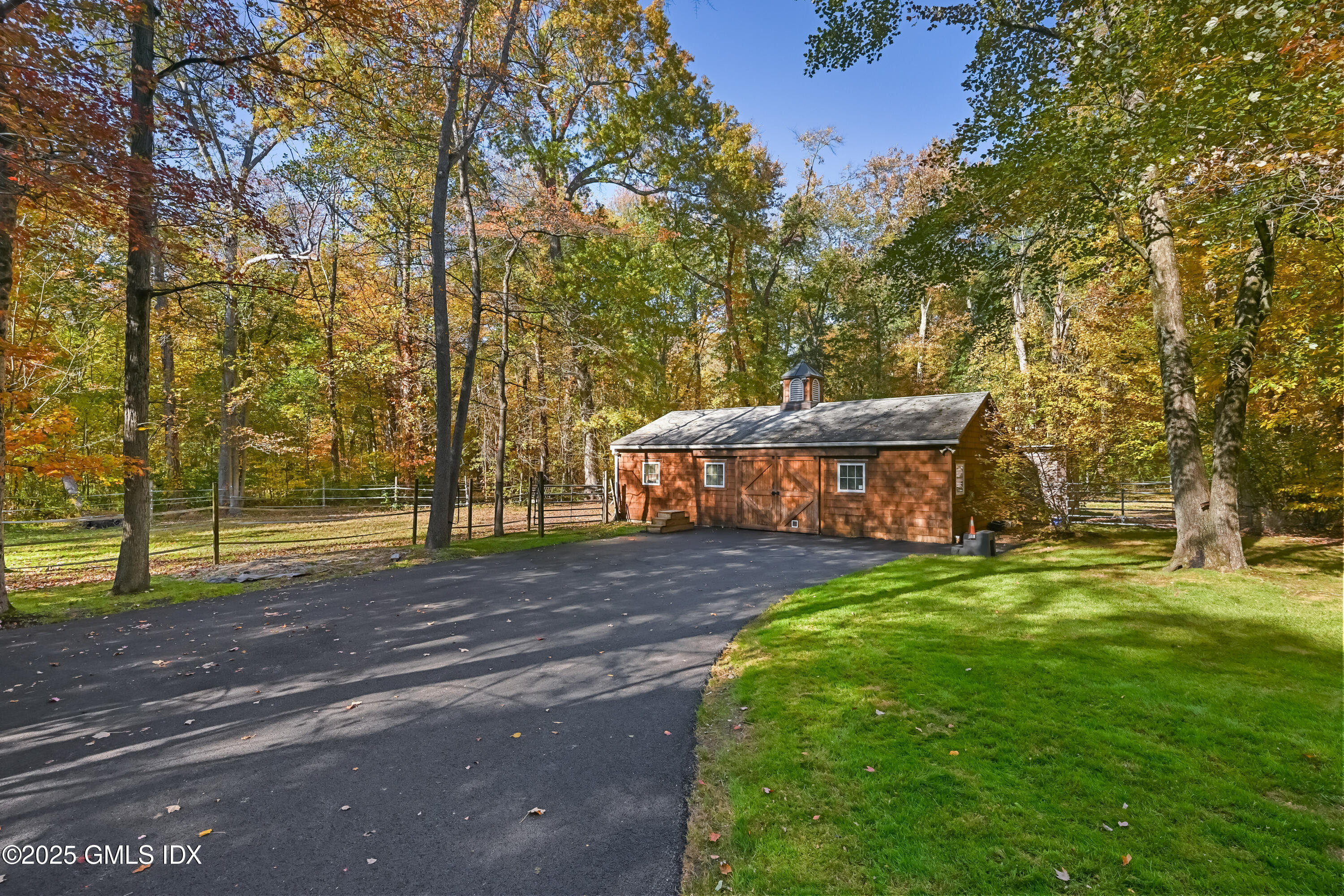 Greenwich, Connecticut 06831, United States, 4 Bedrooms Bedrooms, ,6 BathroomsBathrooms,Residential,Active,233870