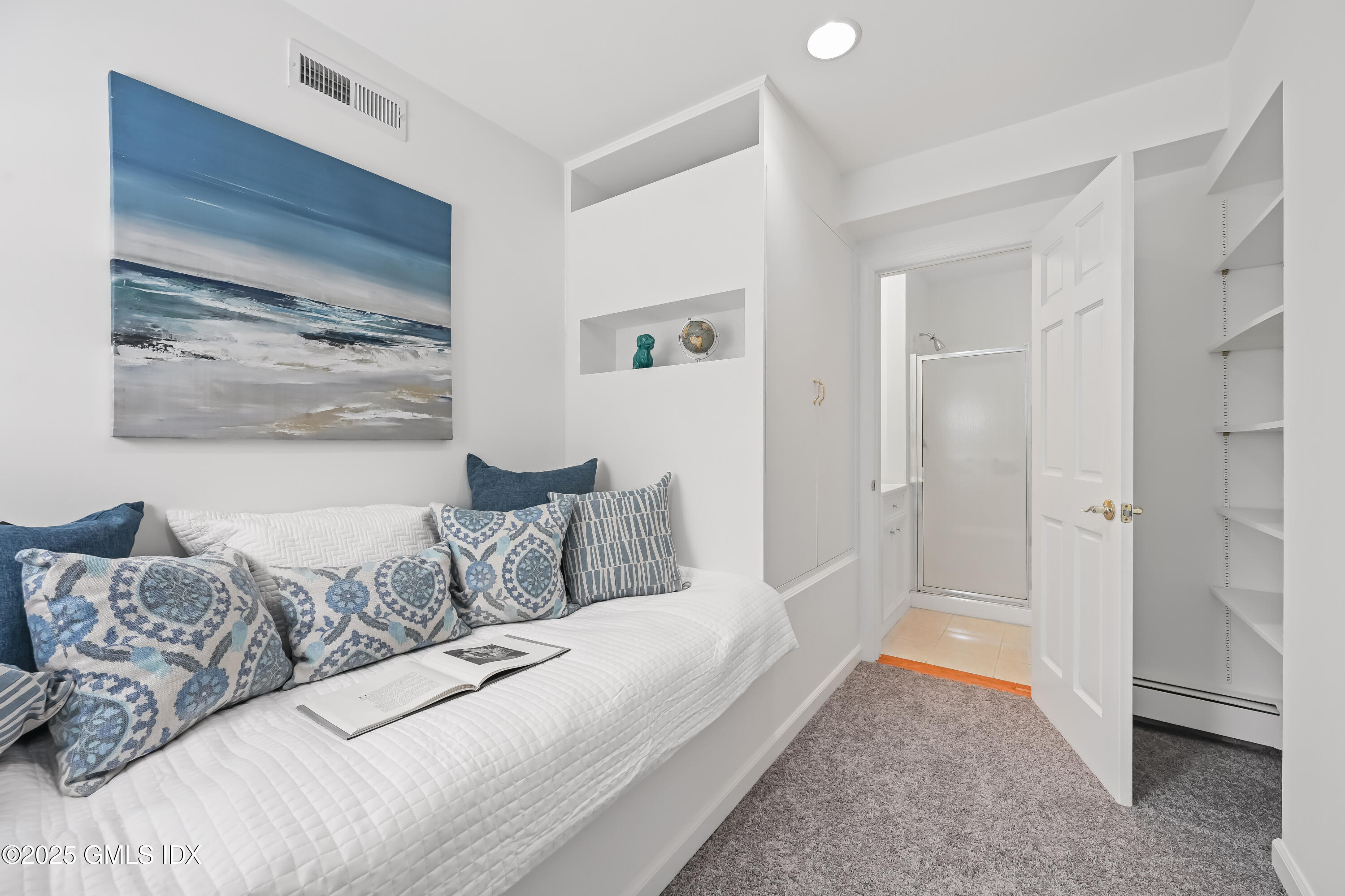 Greenwich, Connecticut 06831, United States, 4 Bedrooms Bedrooms, ,6 BathroomsBathrooms,Residential,Active,233870