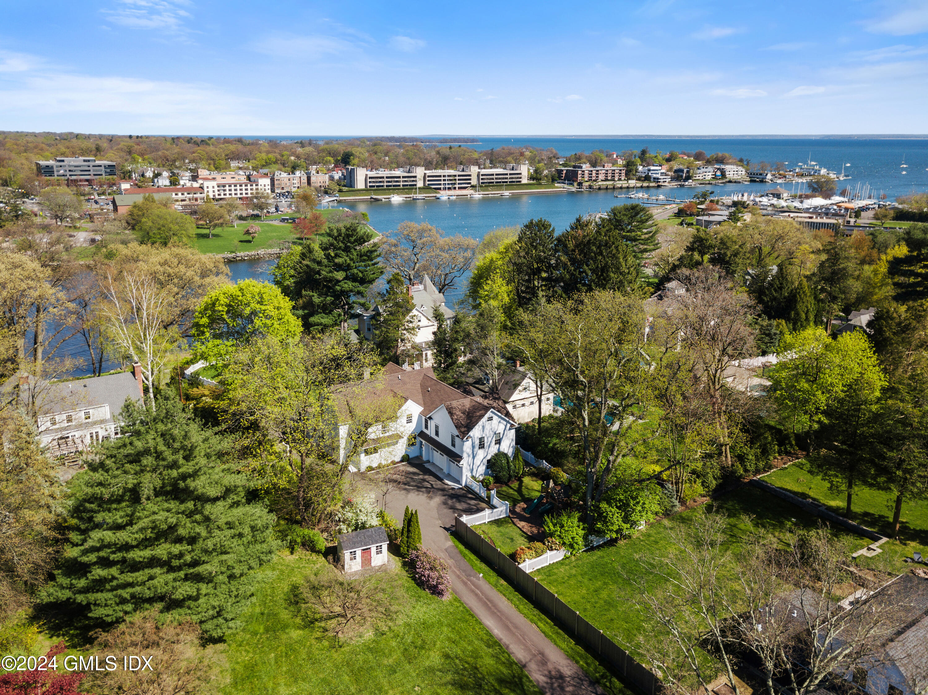 Photo 1 of 215 Shore Road, Greenwich, Connecticut, $3,250,000, Web #: 120376