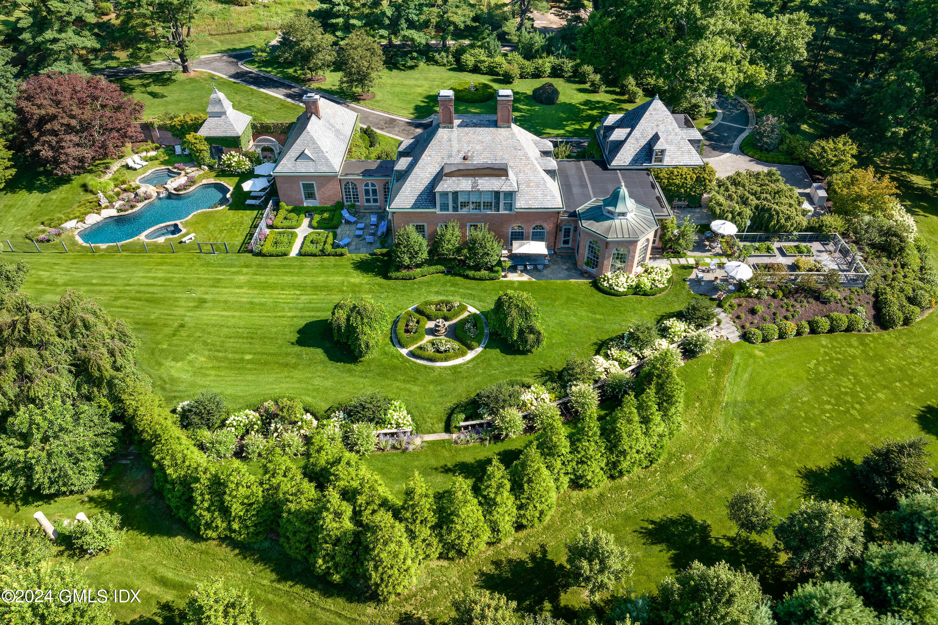 Property for Sale at 39 Aiken Road, Greenwich, Connecticut - Bedrooms: 4 
Bathrooms: 5  - $6,495,000