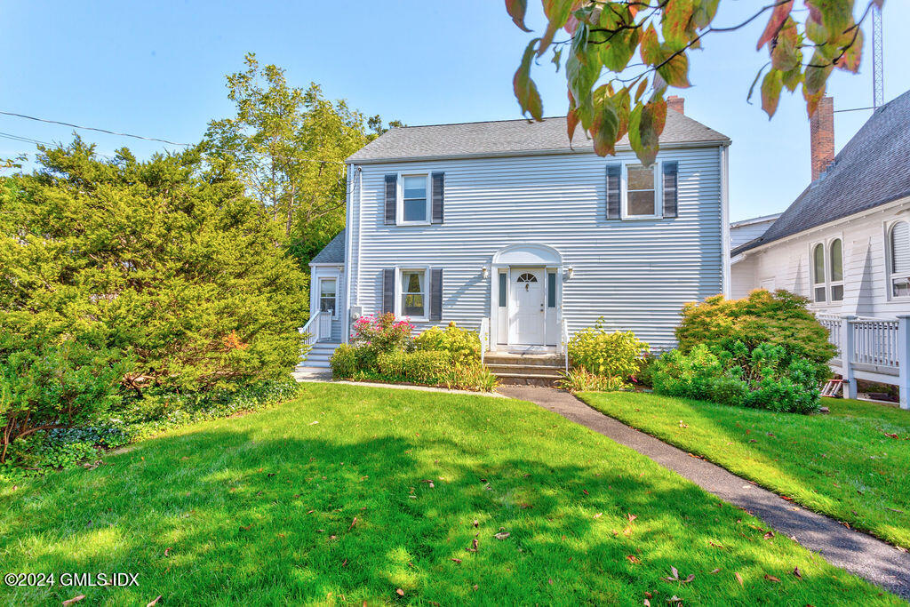 82 Thimble Island Road, Branford, Connecticut - 3 Bedrooms  
4 Bathrooms - 