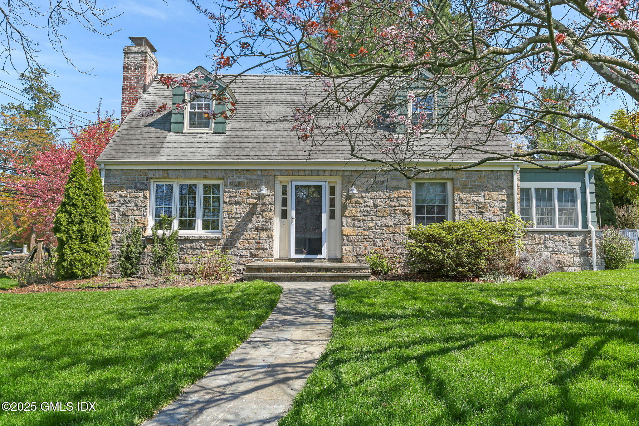 1 Ernel Drive, Riverside, Connecticut - 5 Bedrooms  
4 Bathrooms - 