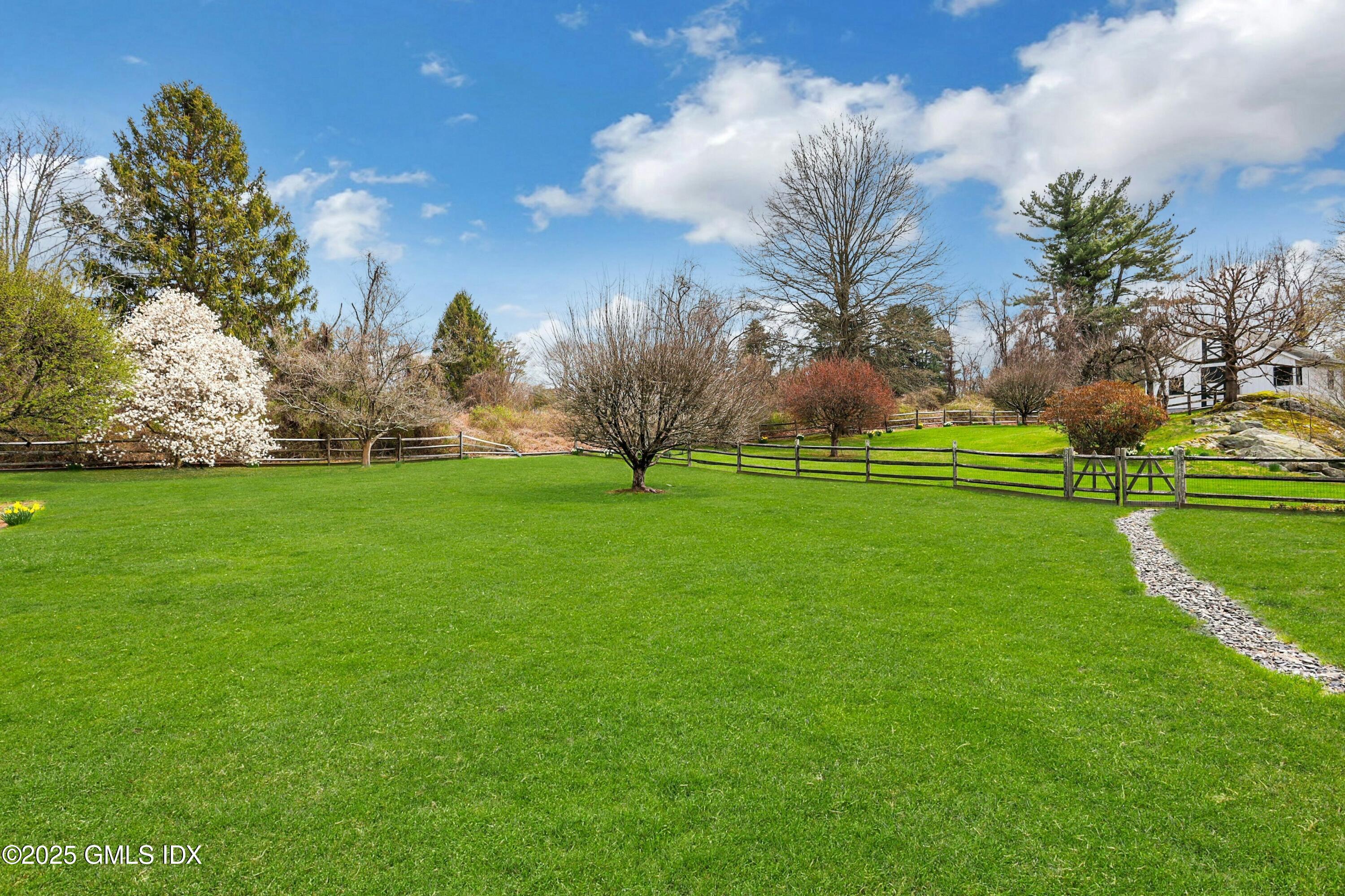 12 Corrigan Lane, Greenwich, Connecticut - 2 Bedrooms  
2 Bathrooms - 