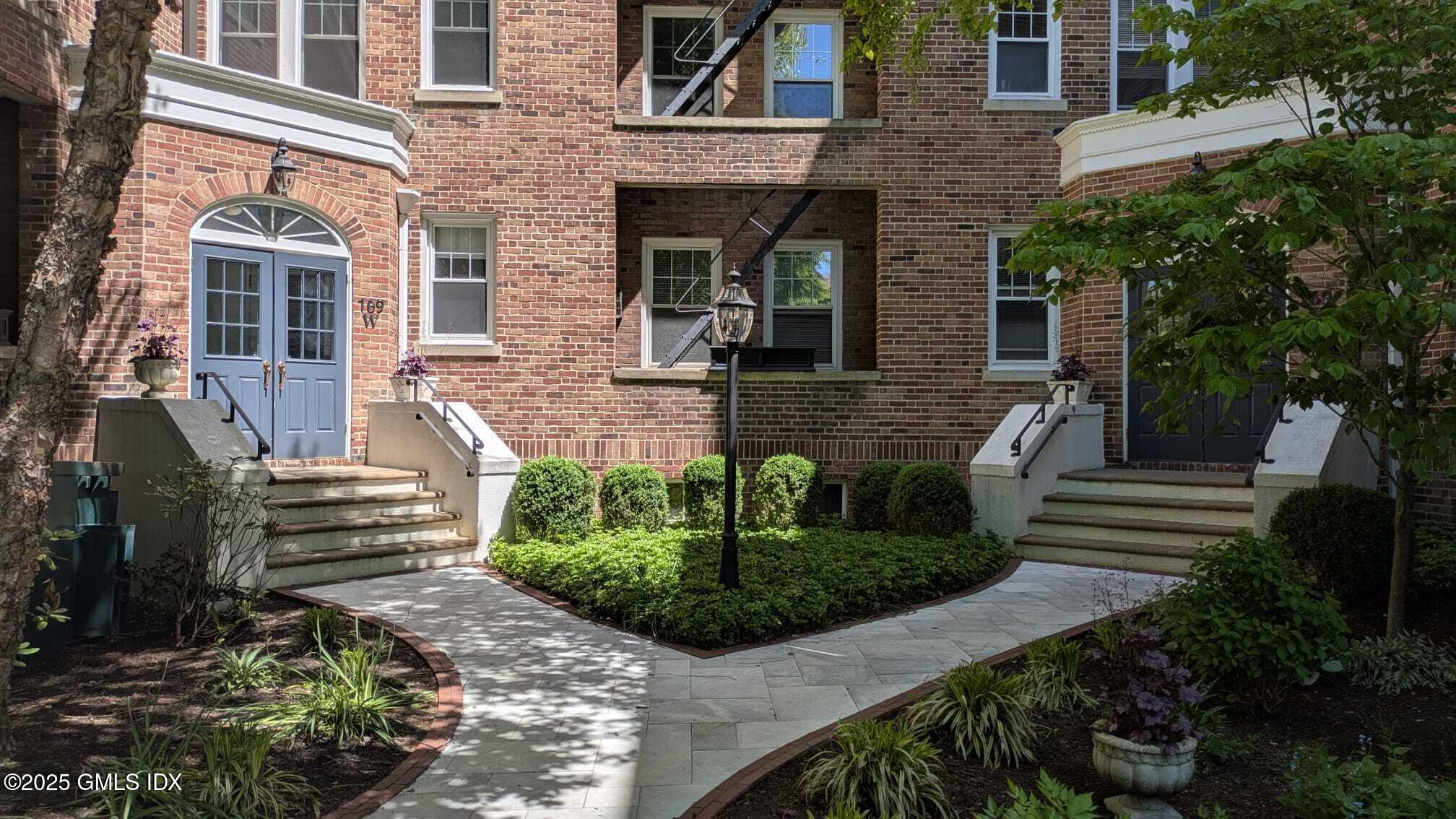 Rental Property at 169 Mason Street, Greenwich, Connecticut - Bedrooms: 1 
Bathrooms: 1  - $3,500 MO.