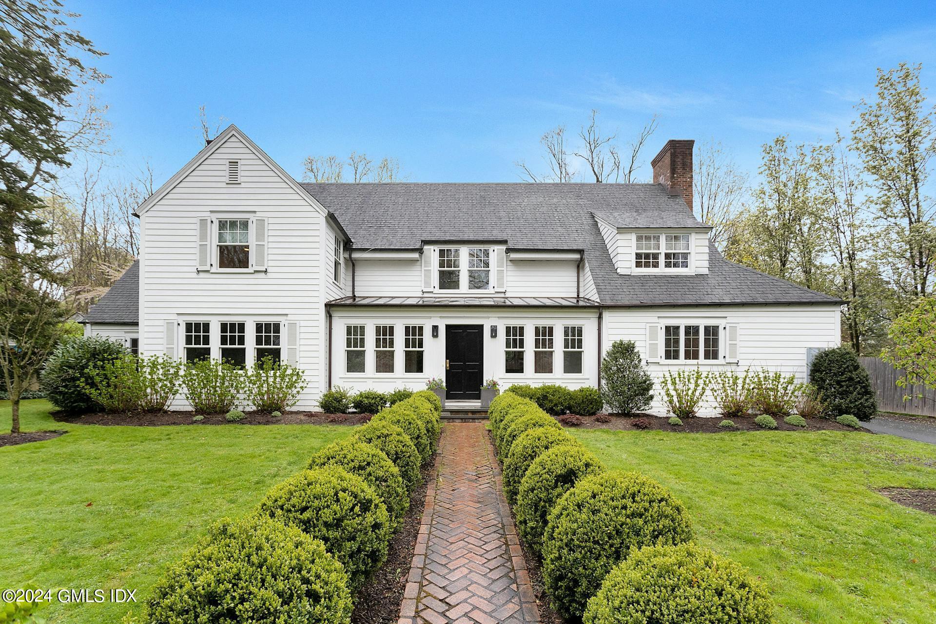 Property for Sale at 8 Park Avenue, Greenwich, Connecticut - Bedrooms: 3 
Bathrooms: 2.5  - $3,725,000