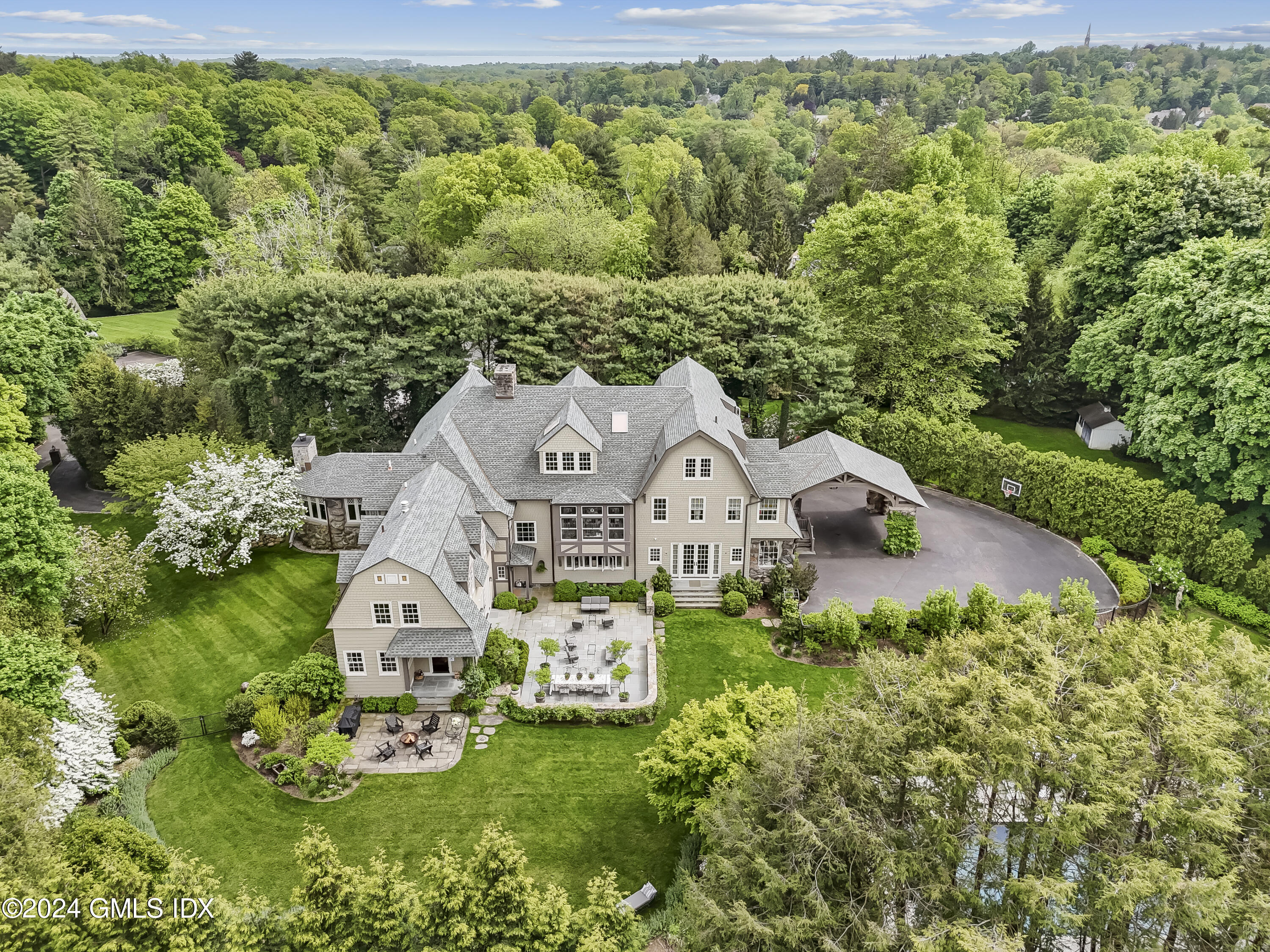 Property for Sale at 21 Kenilworth Terrace, Greenwich, Connecticut - Bedrooms: 6 
Bathrooms: 6.5  - $6,995,000