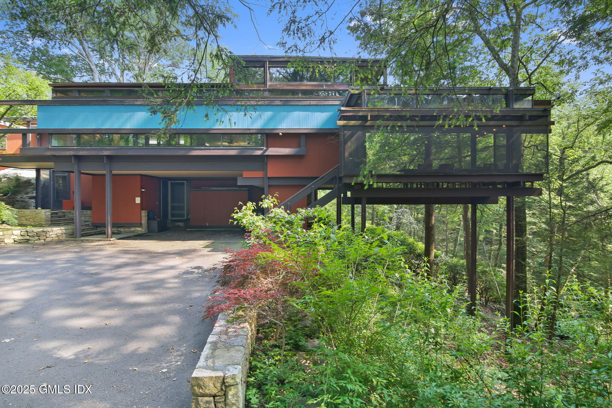 Rental Property at 21 Hycliff Road, Greenwich, Connecticut - Bedrooms: 3 
Bathrooms: 3  - $30,000 MO.