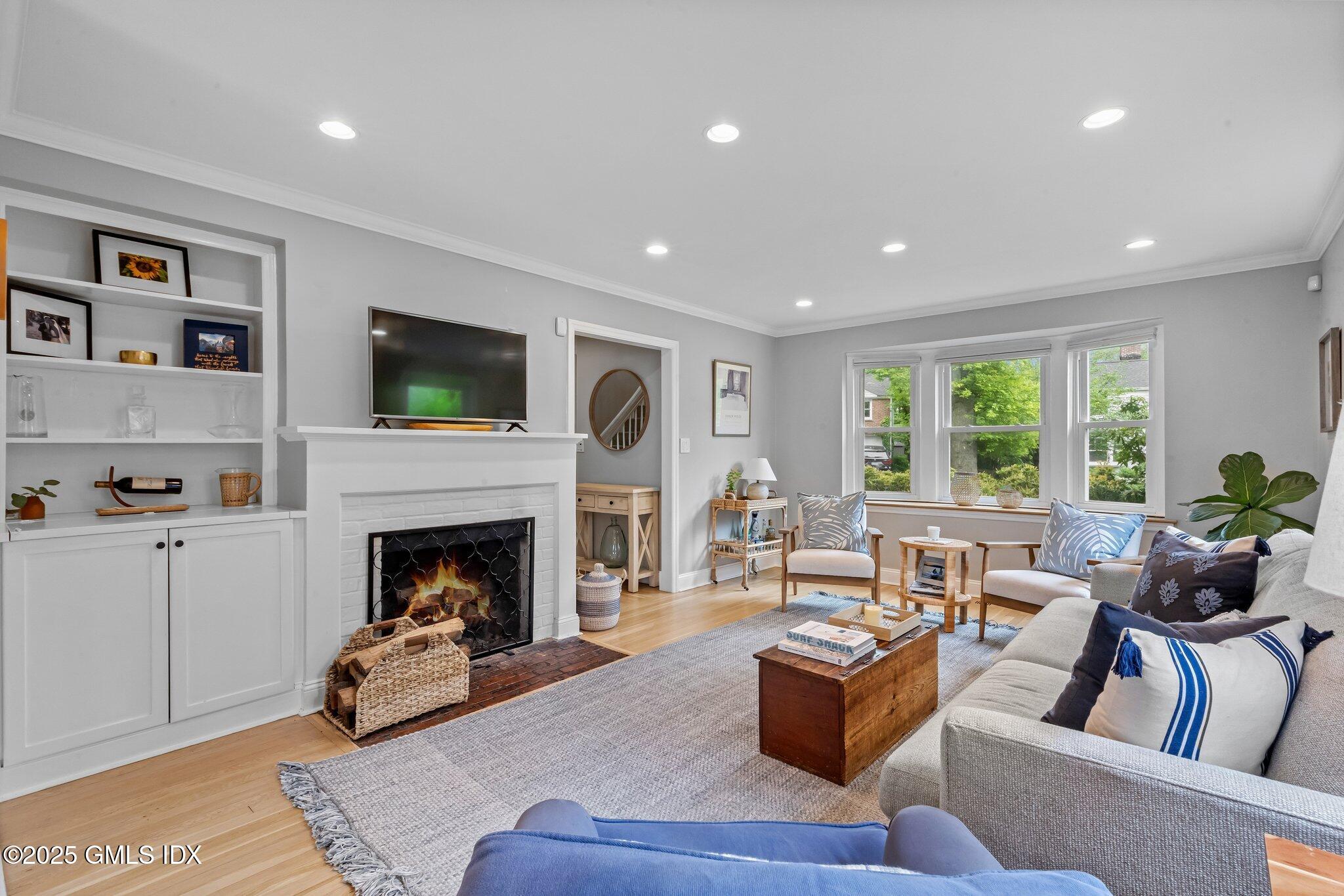 Old Greenwich, Connecticut 06870, United States, 5 Bedrooms Bedrooms, ,4 BathroomsBathrooms,Residential,Active,143657