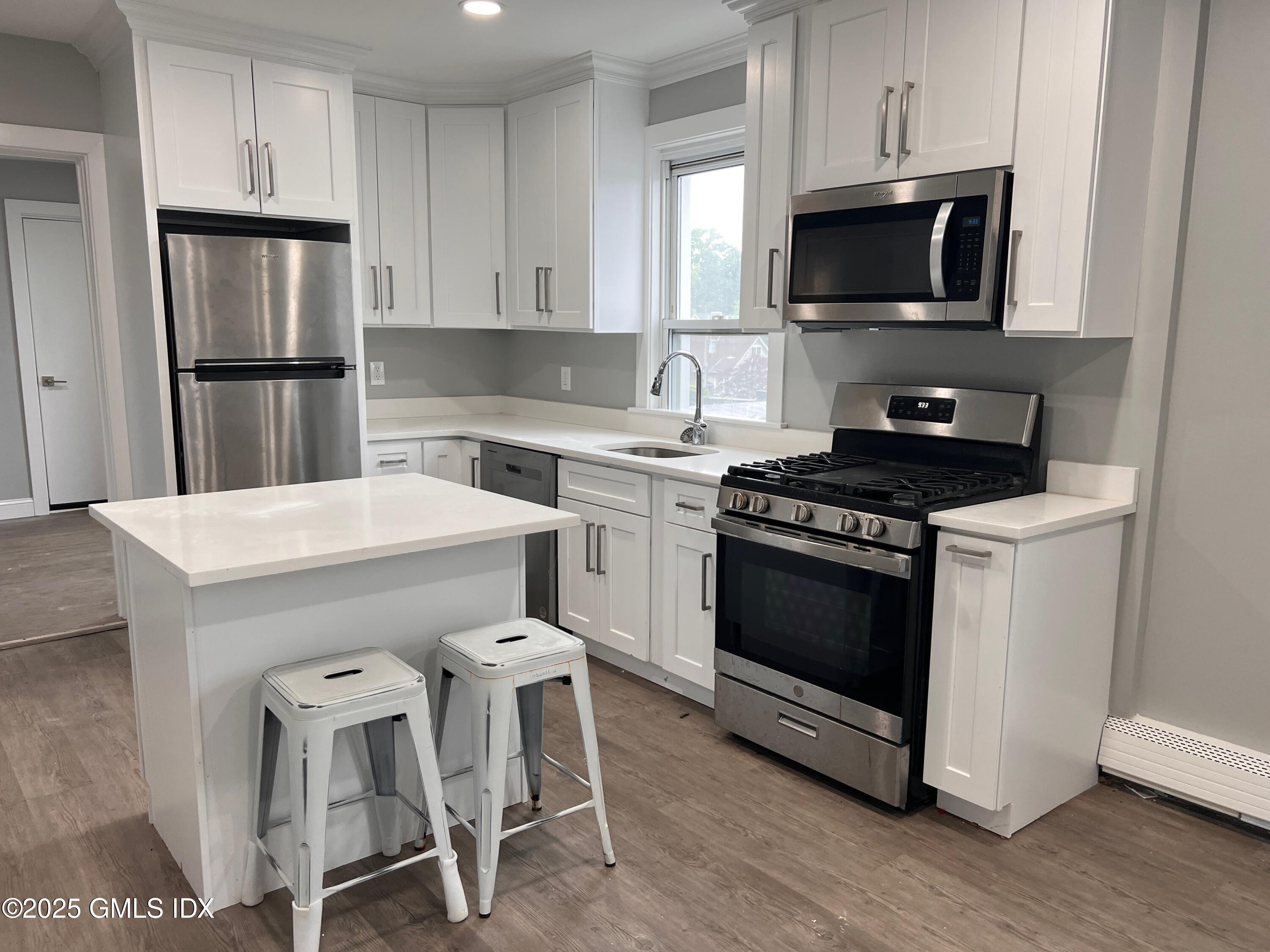 15 Beech Street, Greenwich, Connecticut - 2 Bedrooms  
1 Bathrooms - 