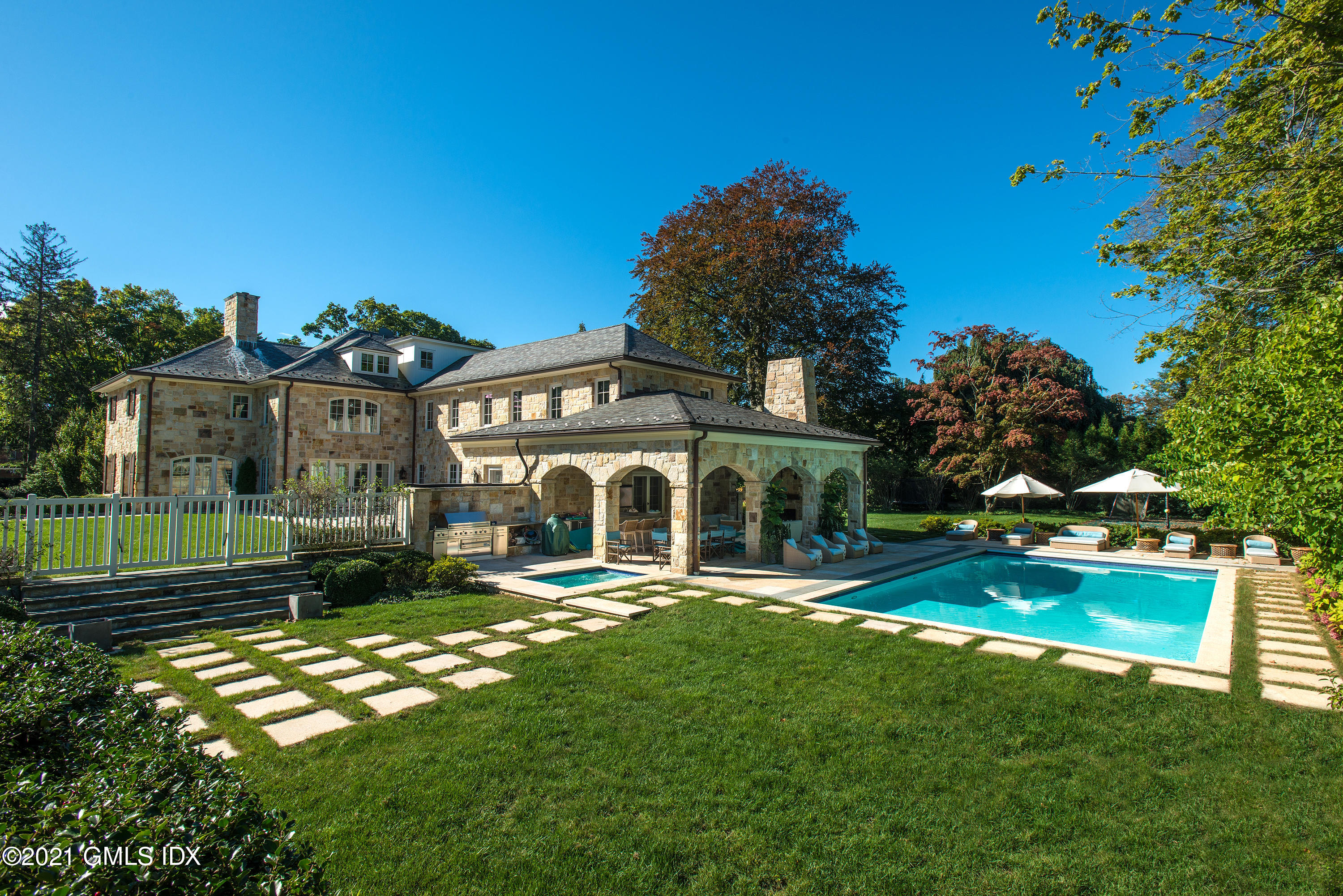 Photo 1 of 25 Field Point Drive, Greenwich, Connecticut, $13,375,000, Web #: 113514