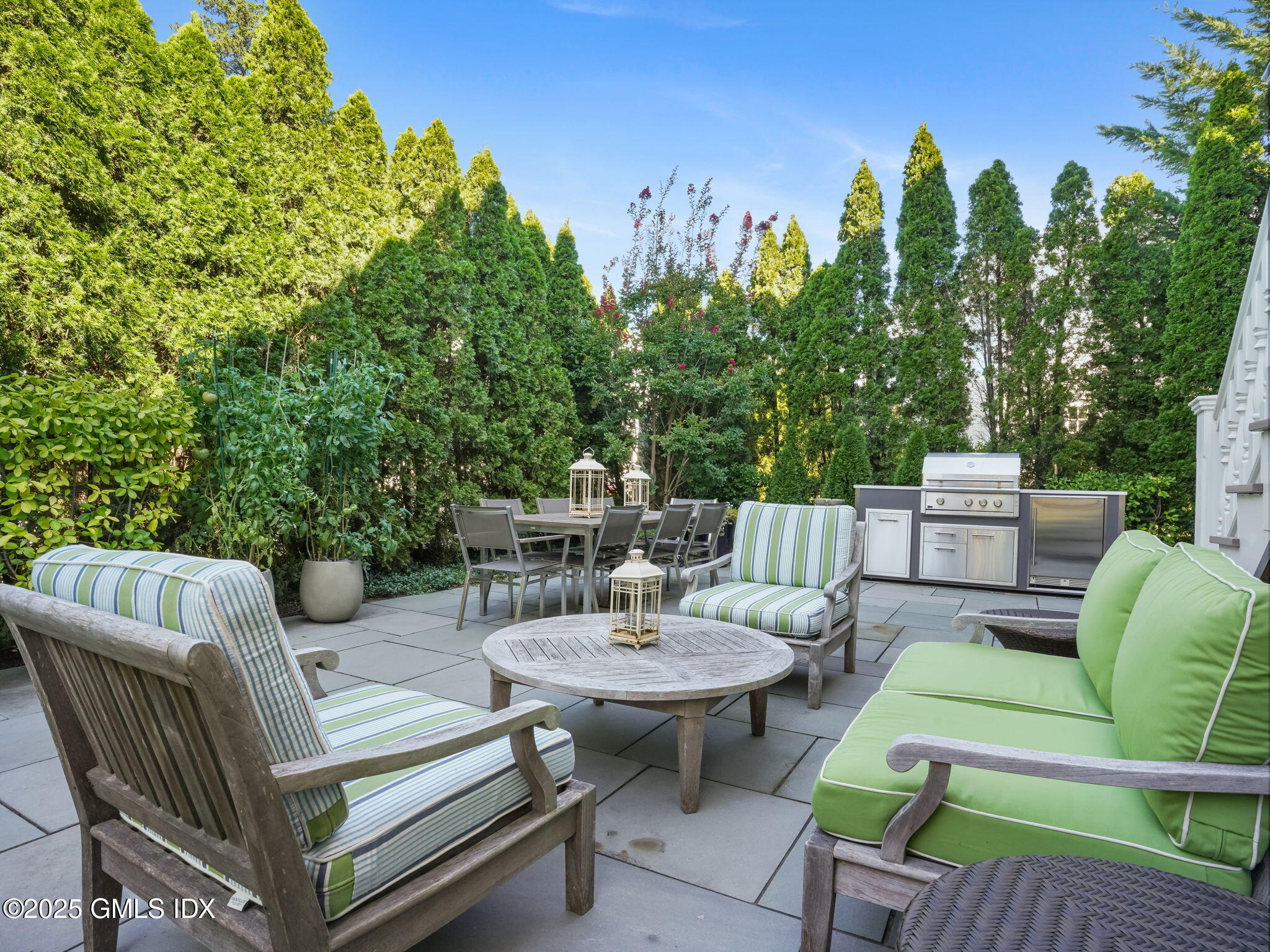 Property for Sale at 182 Milbank Avenue, Greenwich, Connecticut - Bedrooms: 3 
Bathrooms: 4  - $3,595,000