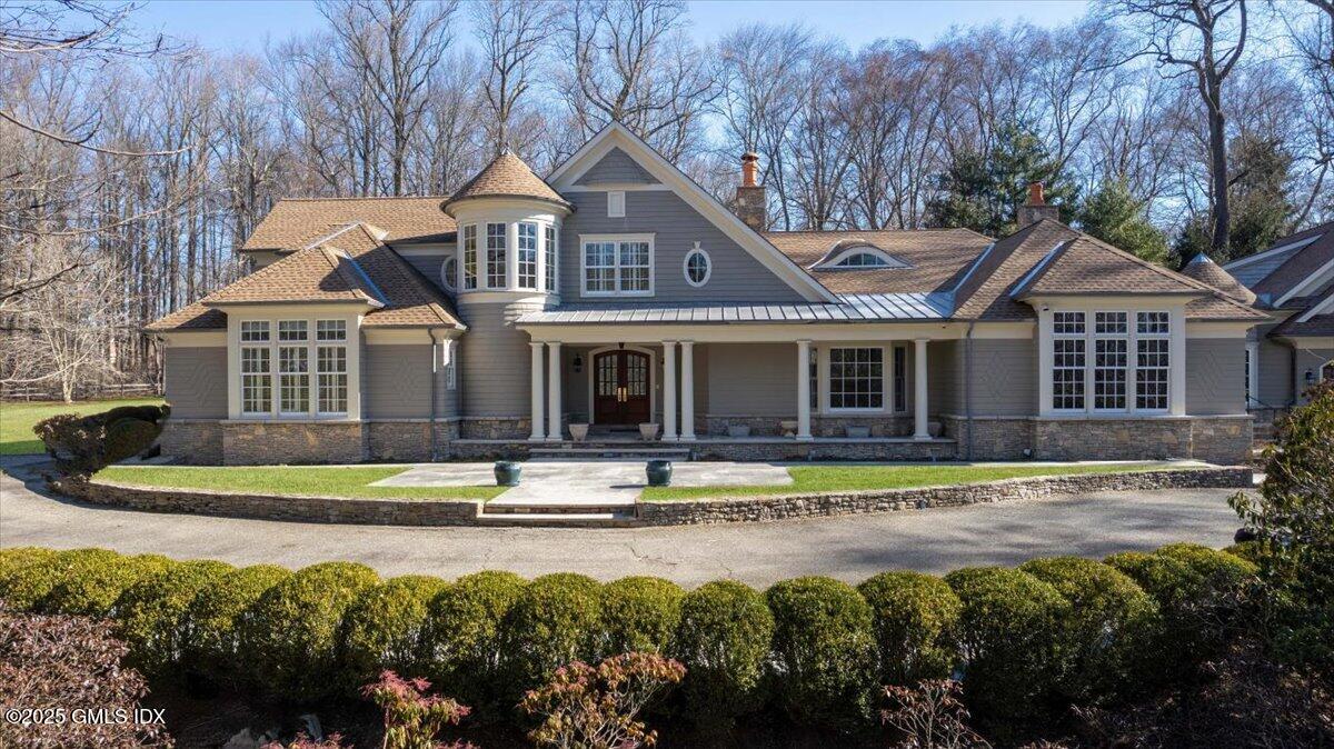 15 Highland Farm Road, Greenwich, Connecticut - 5 Bedrooms  
6.5 Bathrooms - 