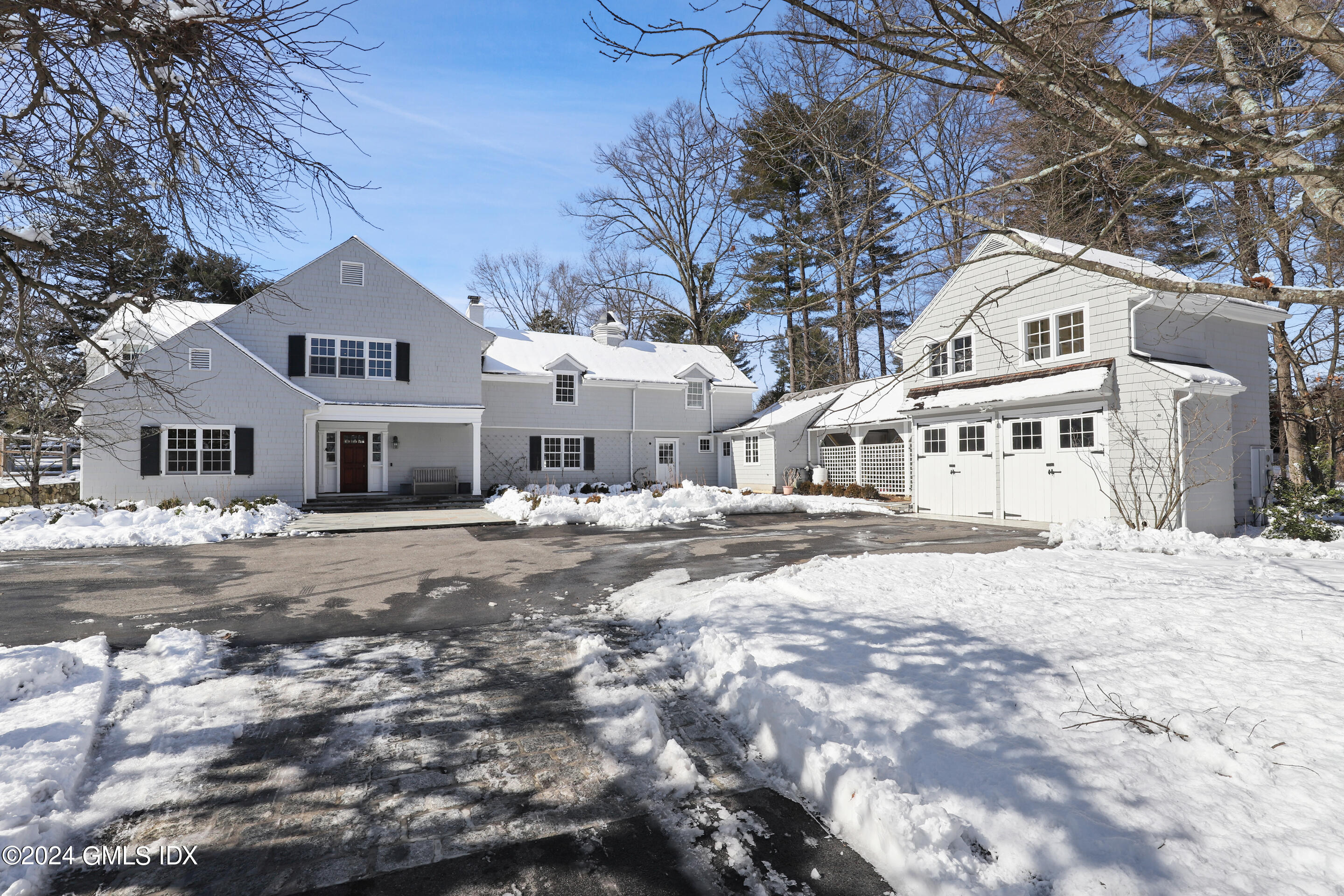 555 North Street, Greenwich, Connecticut - 4 Bedrooms  
5 Bathrooms - 